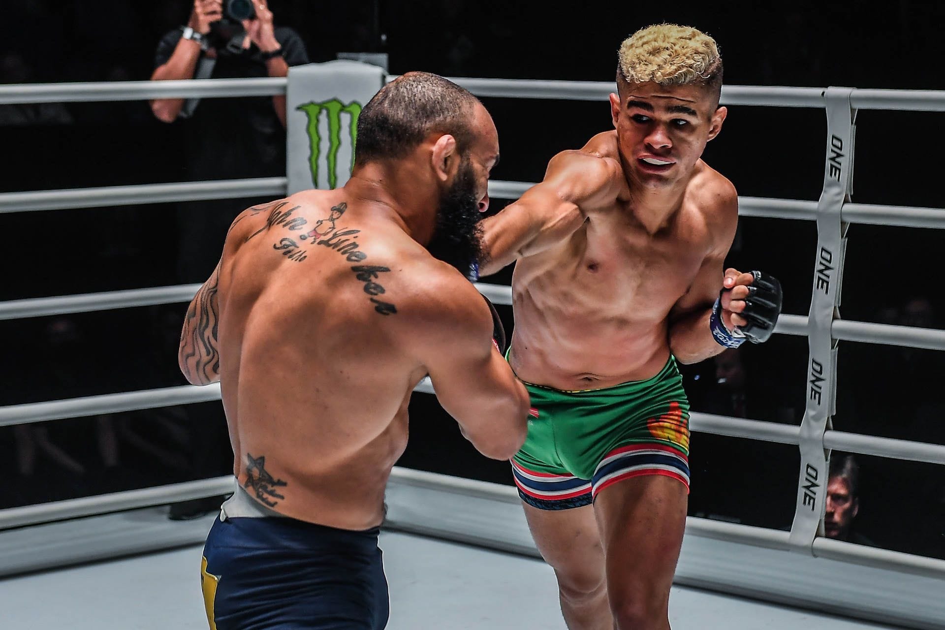 Fabricio Andrade vs John Lineker | Image by ONE Championship