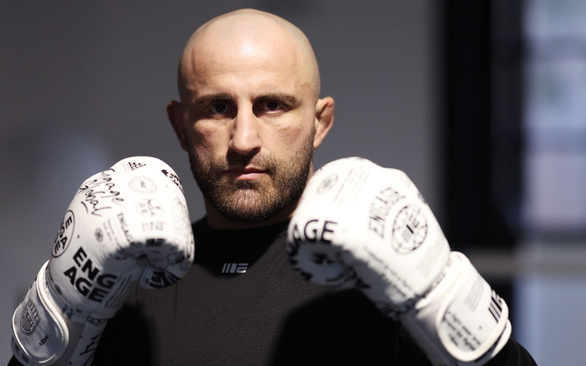 UFC analyst on Alexander Volkanovski