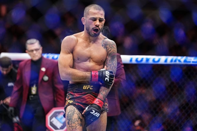 Max Holloway slams UFC 323 broadcast for this decision after Alexandre Pantoja's horrendous arm injury