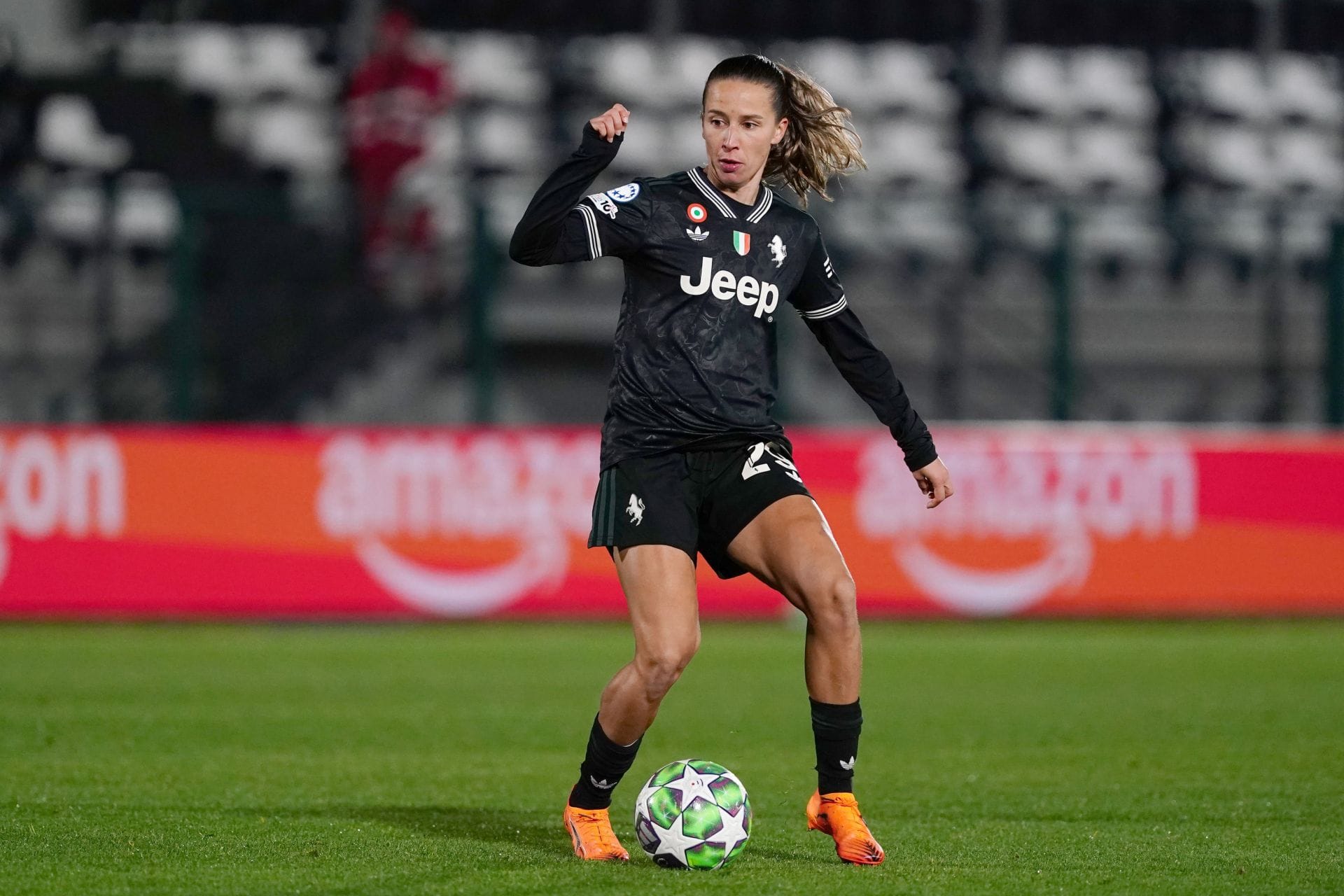 Juventus FC v OL Lyonnes - UEFA Women