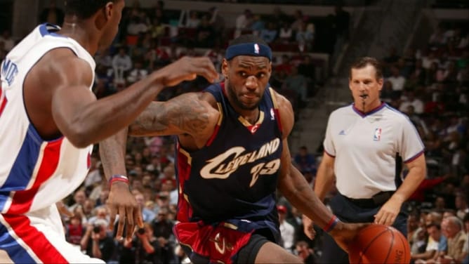 LeBron James Reveals Stunning Himself with 'Bruce Leeroy Glow' in Epic Performance vs 07' Pistons