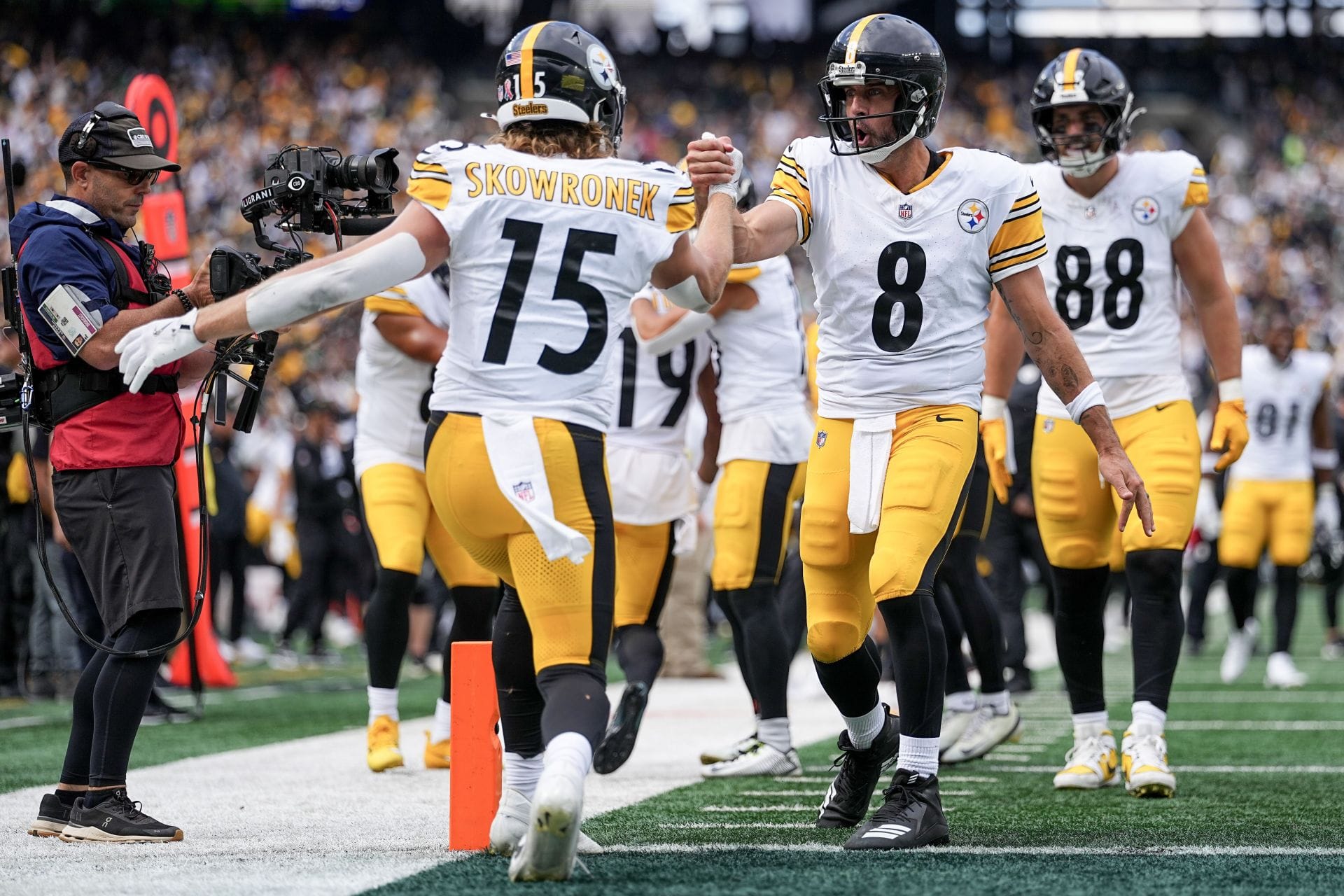 Pittsburgh Steelers vs. Miami Dolphins Inactives Tonight: Who is out for NFL Week 15 MNF showdown?