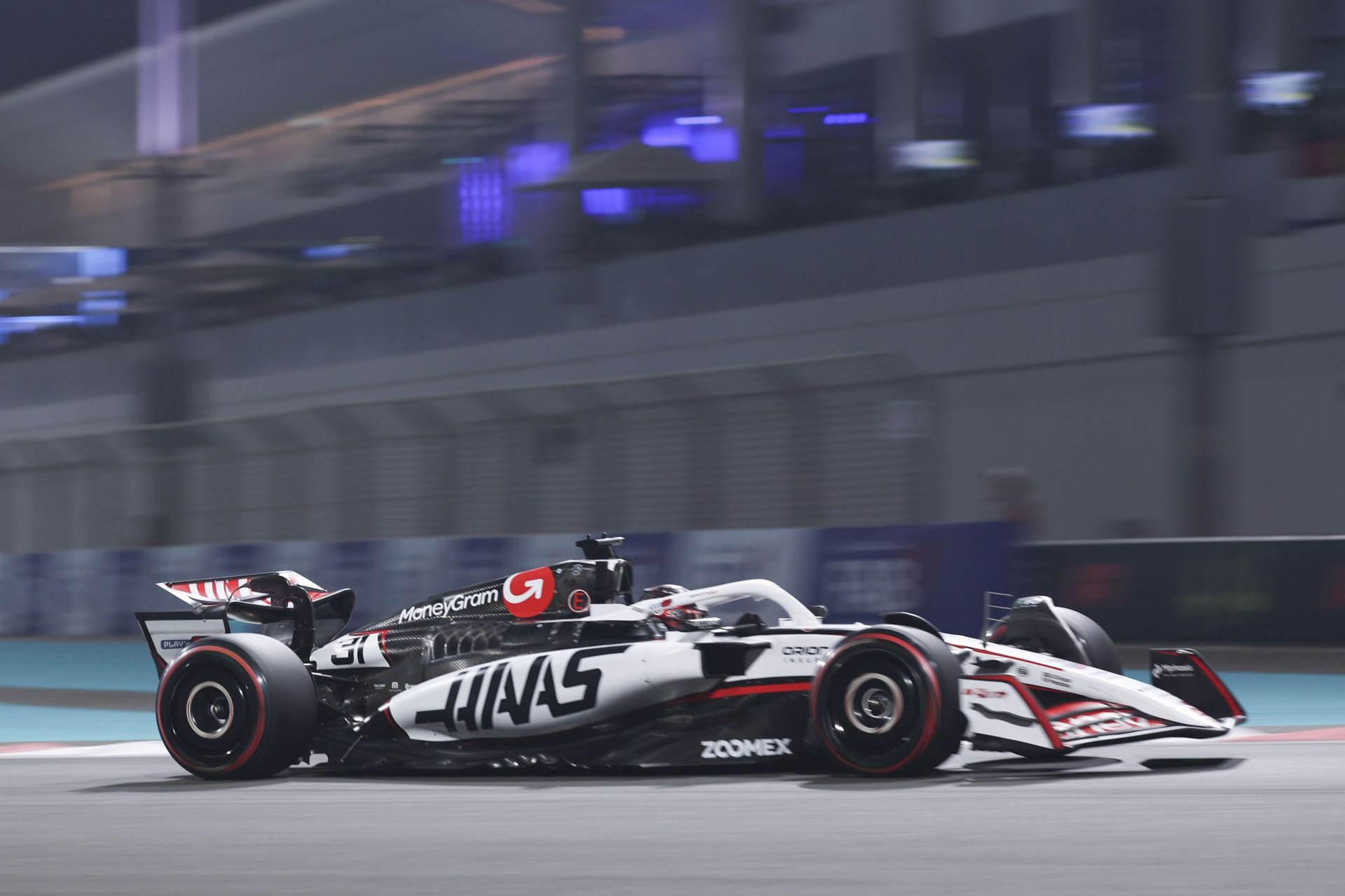 Esteban Ocon's Haas during qualifying for the Abu Dhabi F1 Grand Prix - Source: Getty