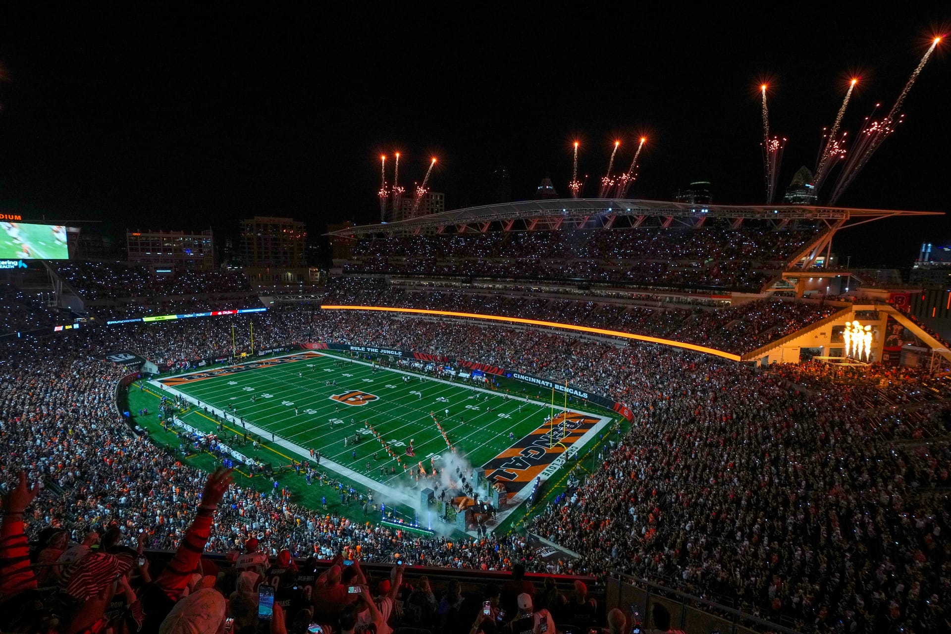 "This looks like a toilet seat": NFL fans react to Commanders’ new $4,000,000,000 stadium design for Washington DC