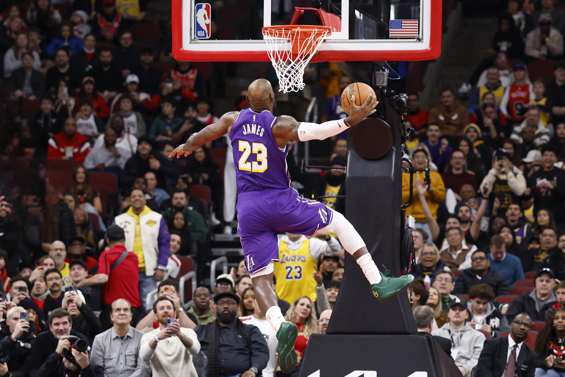 Has LeBron James Agreed To Participate in Dunk Contest? Debunking ...