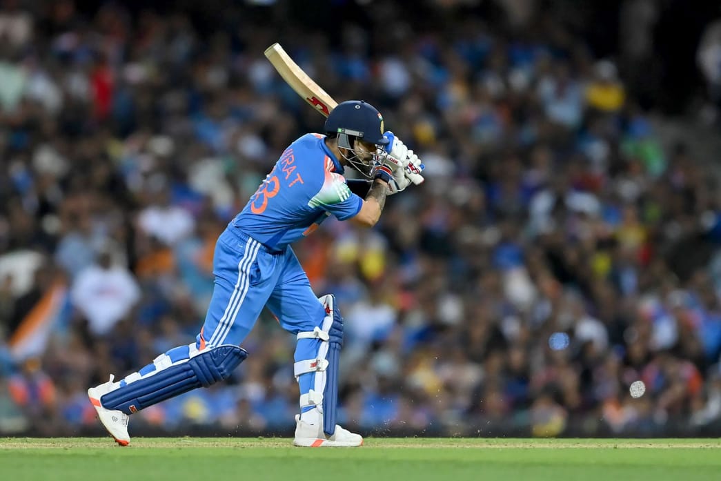 Virat Kohli plays a stunning pull shot for six in IND vs NZ 2026 3rd ...