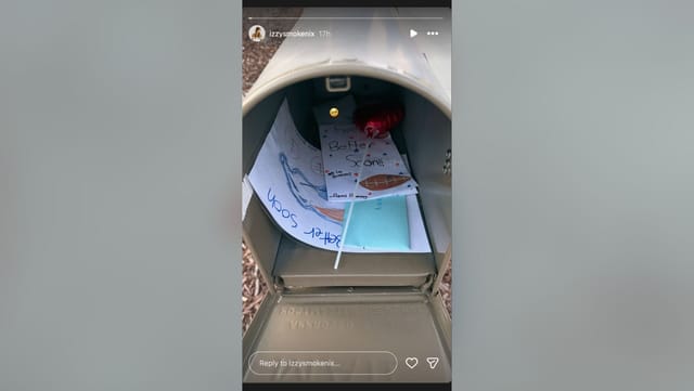 Bo Nix's pregnant wife Izzy shows mailbox full of young fans' sweet letters (Image Credit: Izzy/IG)