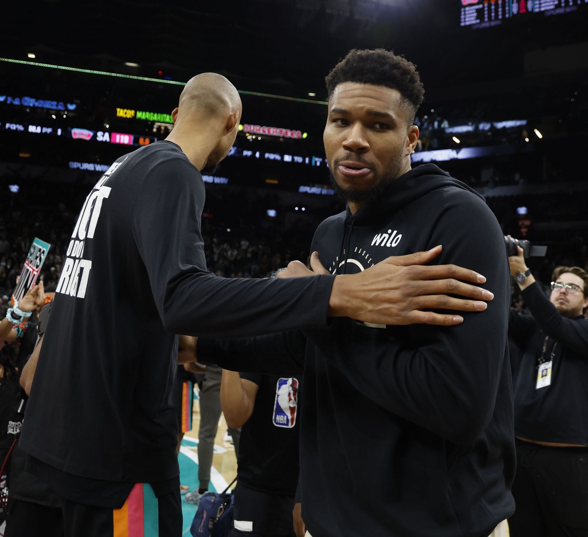 Victor Wembanyama a Giannis Antetokounmpo – Zdroj: Getty