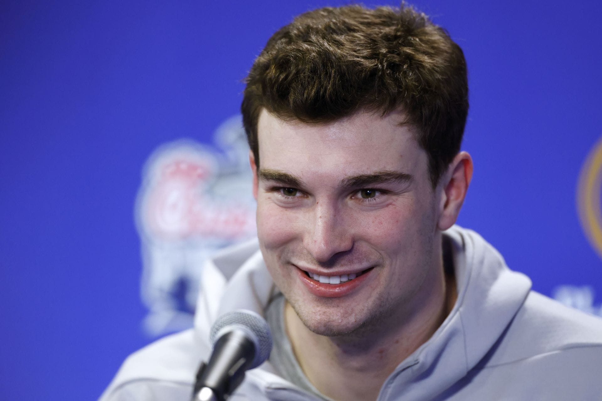 VYŠŠIE FUTBAL: Indiana QB Fernando Mendoza: Zdroj: Getty