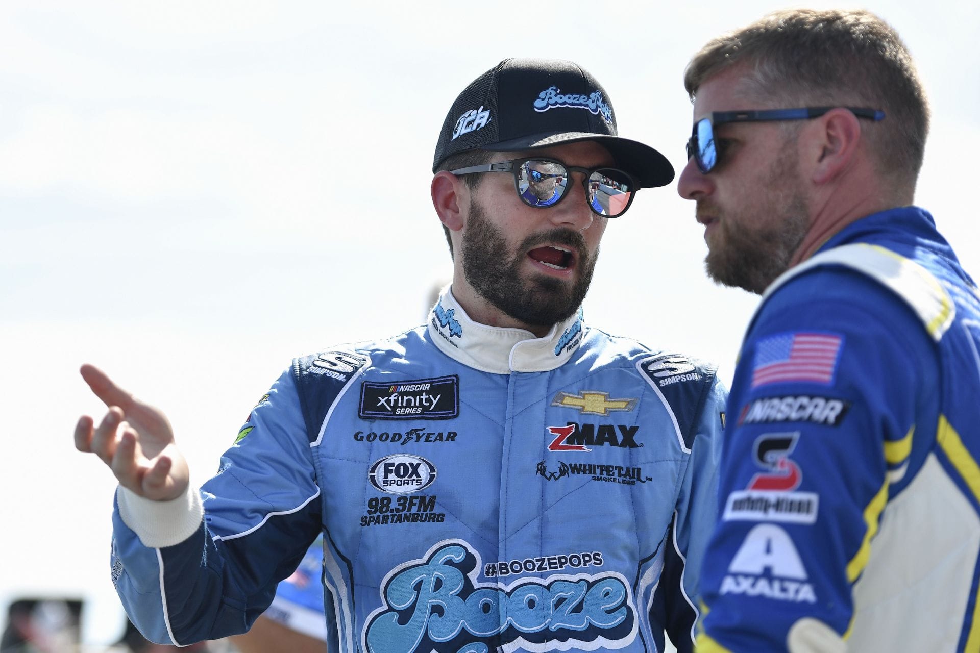  “His dad begged them not to”: Justin Allgaier once revealed a shocking Jeremy Clements injury that nearly cost him his hand