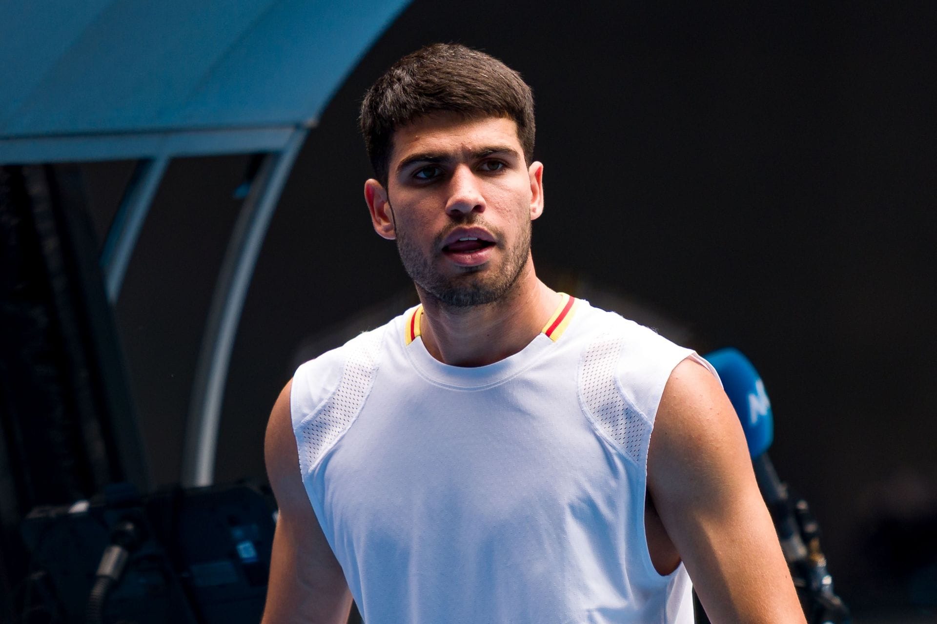 WATCH: Carlos Alcaraz yells at team in frustration, gets amused reaction from box in heated Australian Open 2R