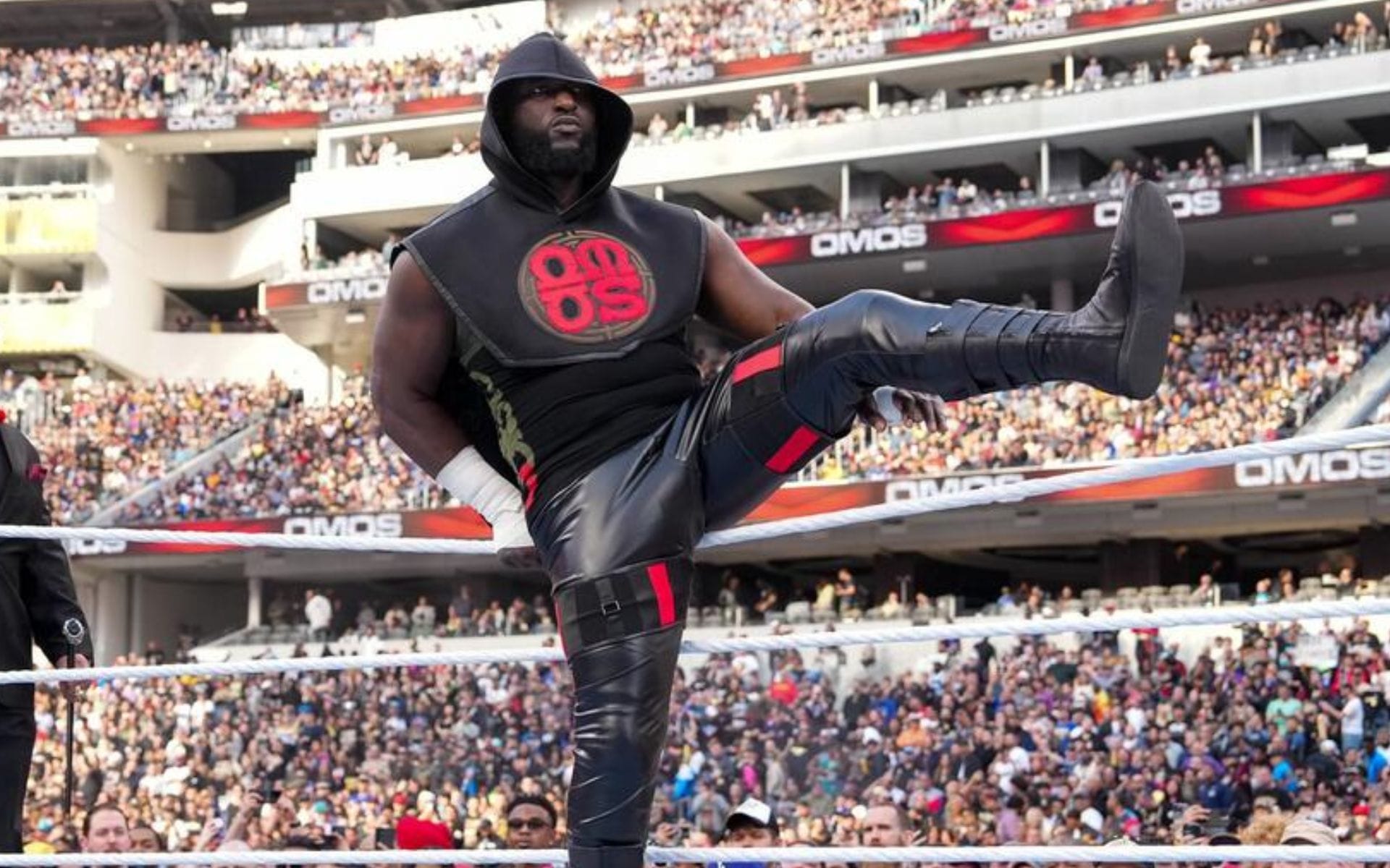 Major backstage figure makes first-ever televised WWE appearance on RAW ...
