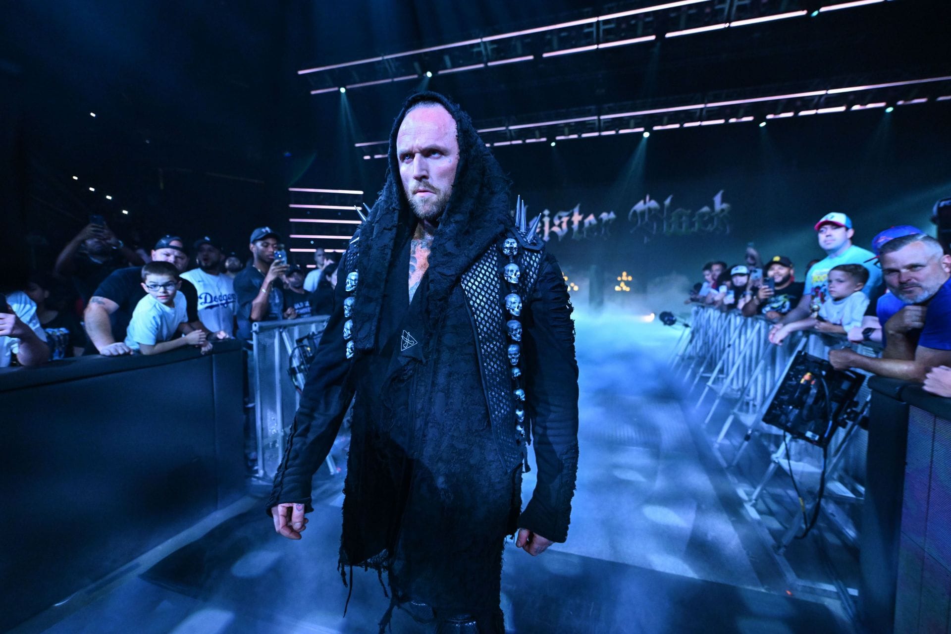 5 WWE Superstars who need to be pushed as the next main event level heel