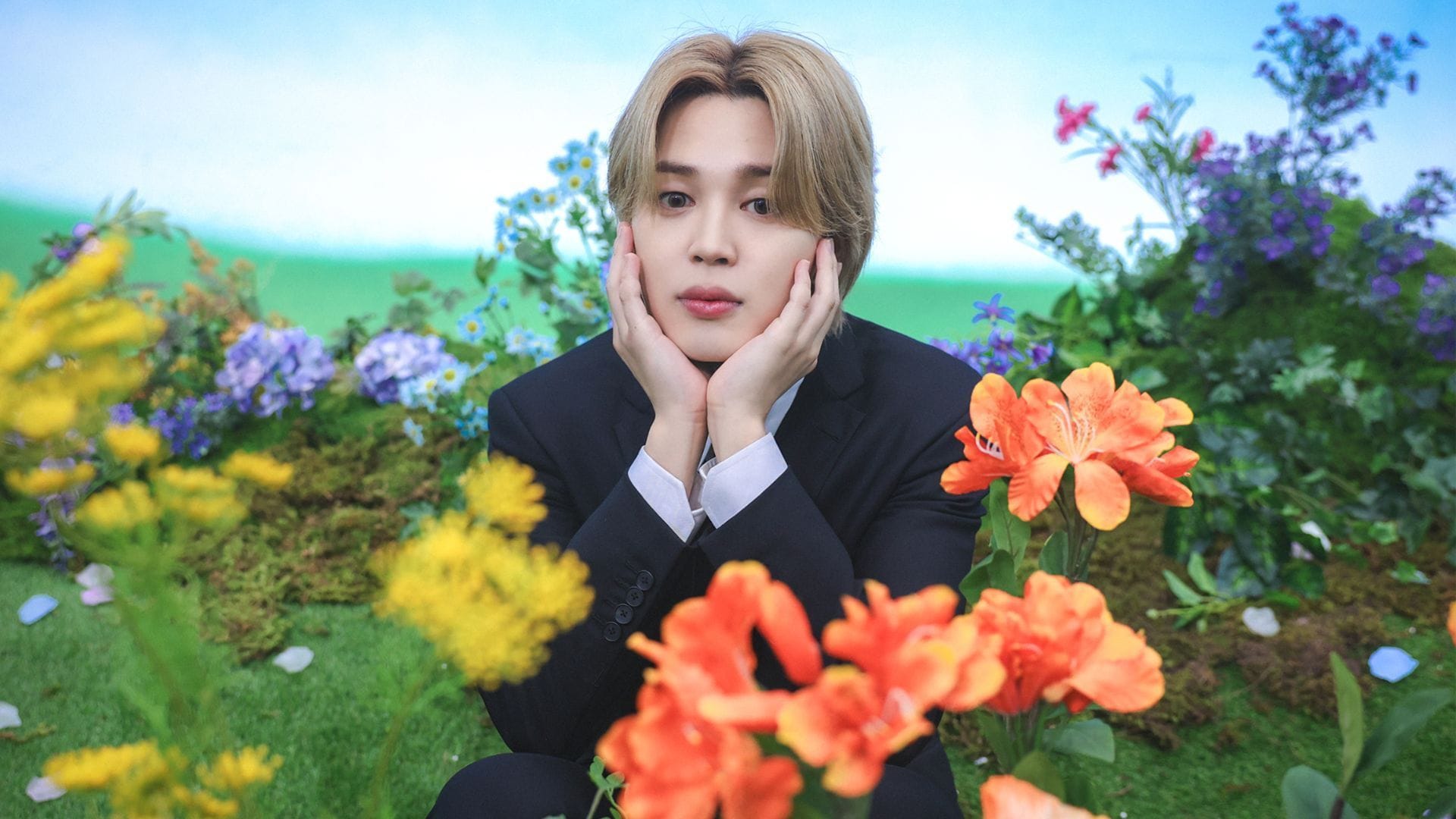 timeless-beauty-fans-go-gaga-as-jimin-s-natural-blonde-airport-look