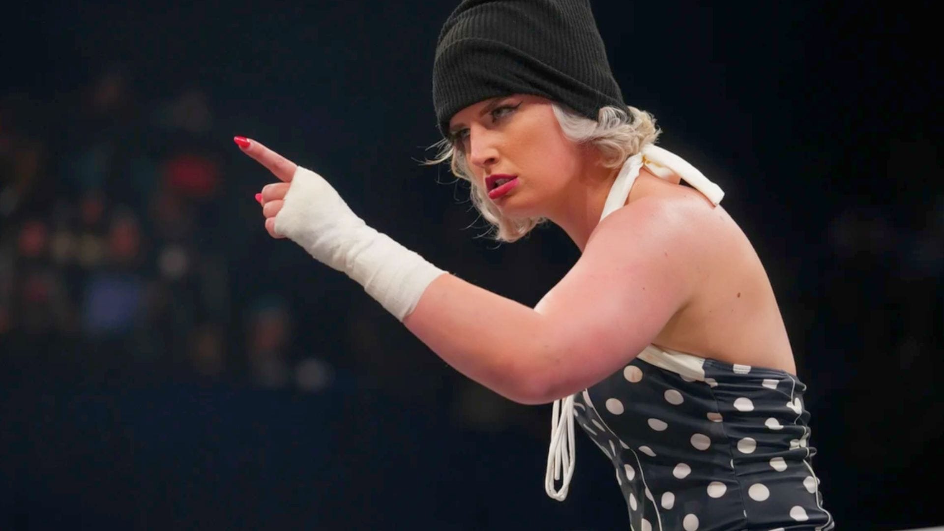 "Ooooh noooo"- 2-time WWE champion sends a message after brutal attack on Toni Storm