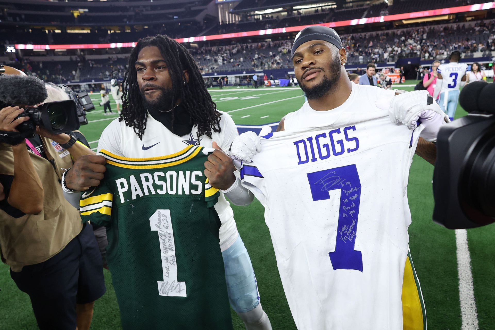 "He will sign with GB in June" "Bring him back": NFL fans react to Trevon Diggs rocking Packers clothing while training with Micah Parsons