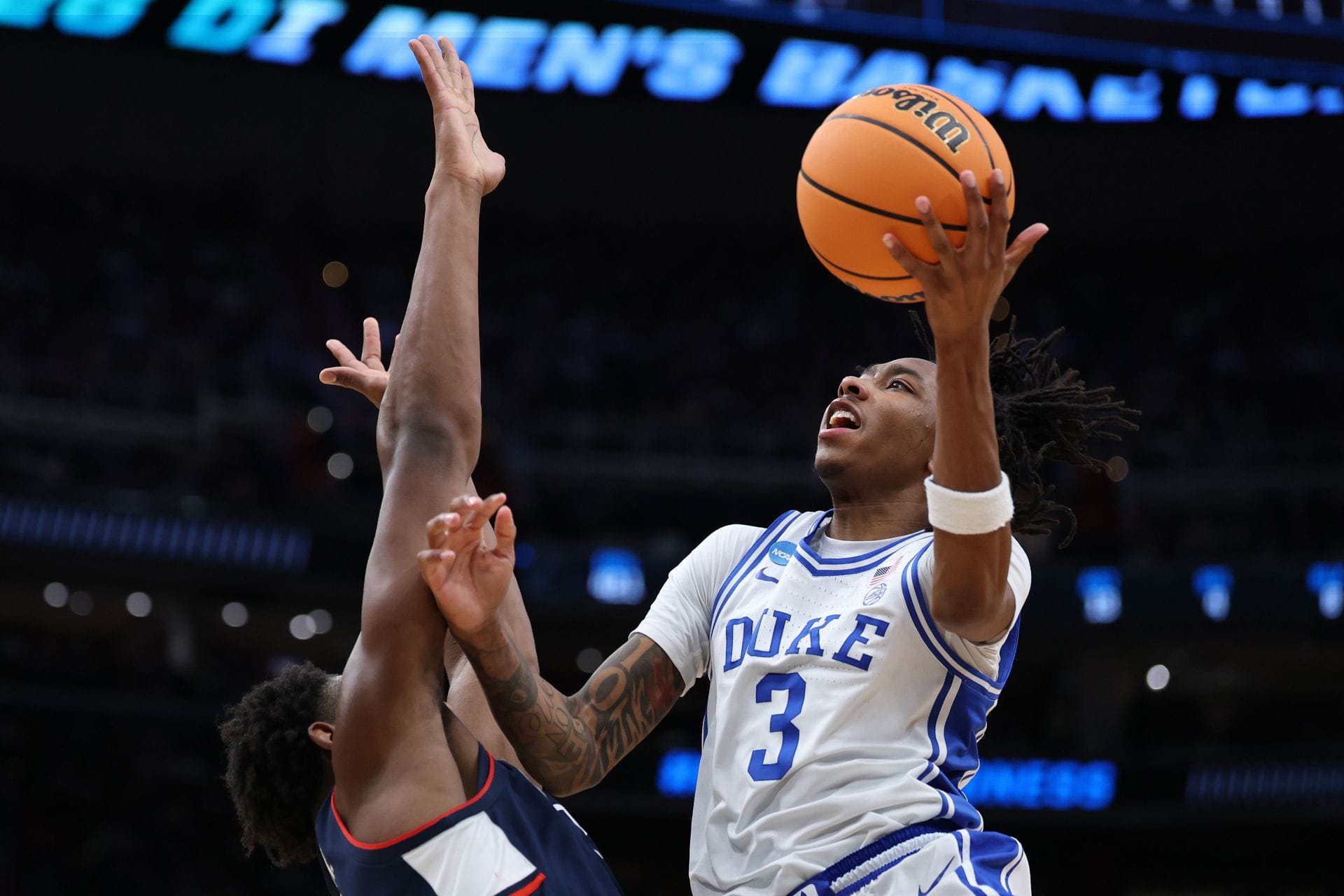 “This some Lillard shot,” “Can’t make that sh*t up”: College hoops fans rip Isaiah Evans for not contesting shot in brutal Elite Eight loss