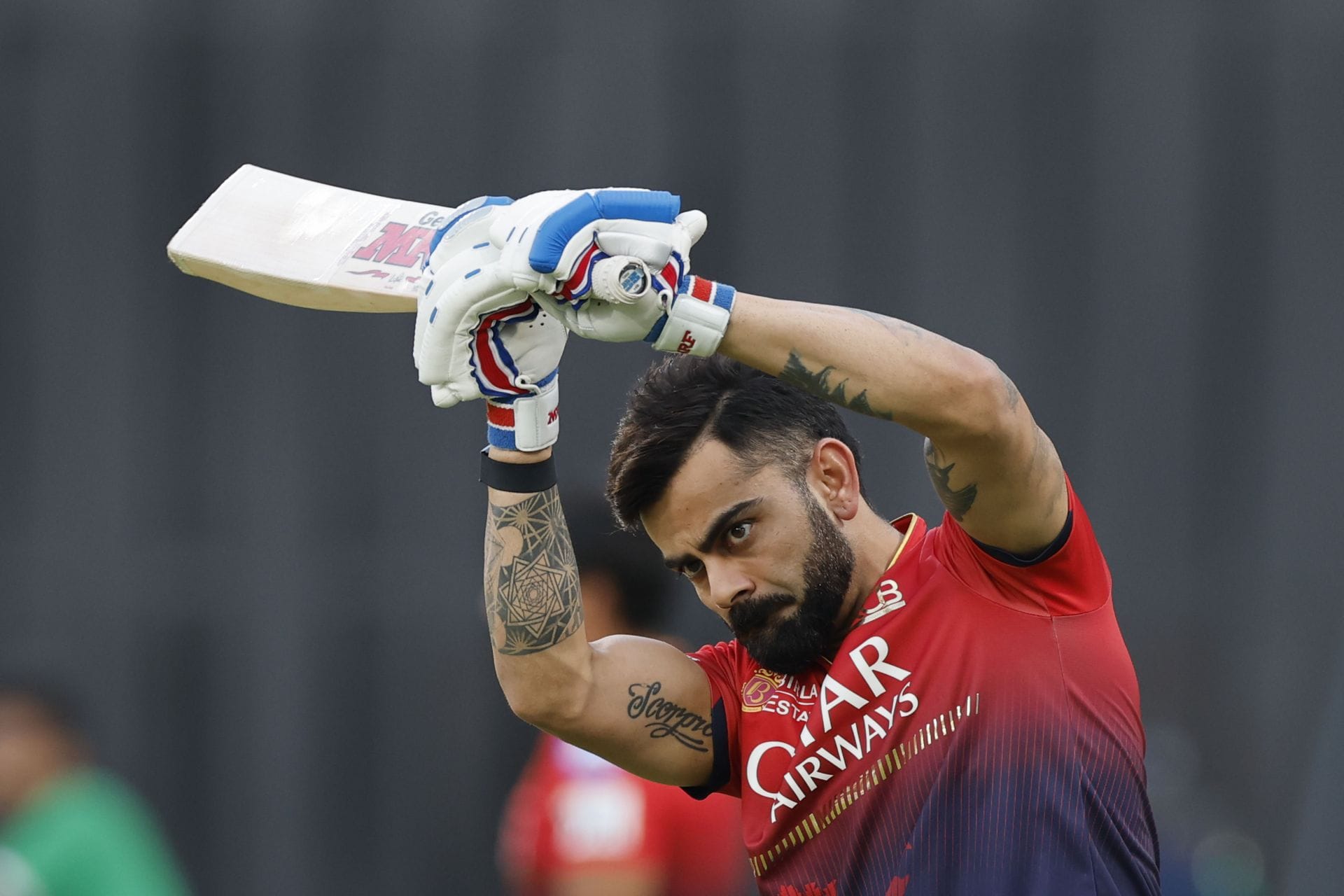 Virat Kohli flaunts his ripped physique during RCB practice ahead of IPL 2026 [In Pictures]