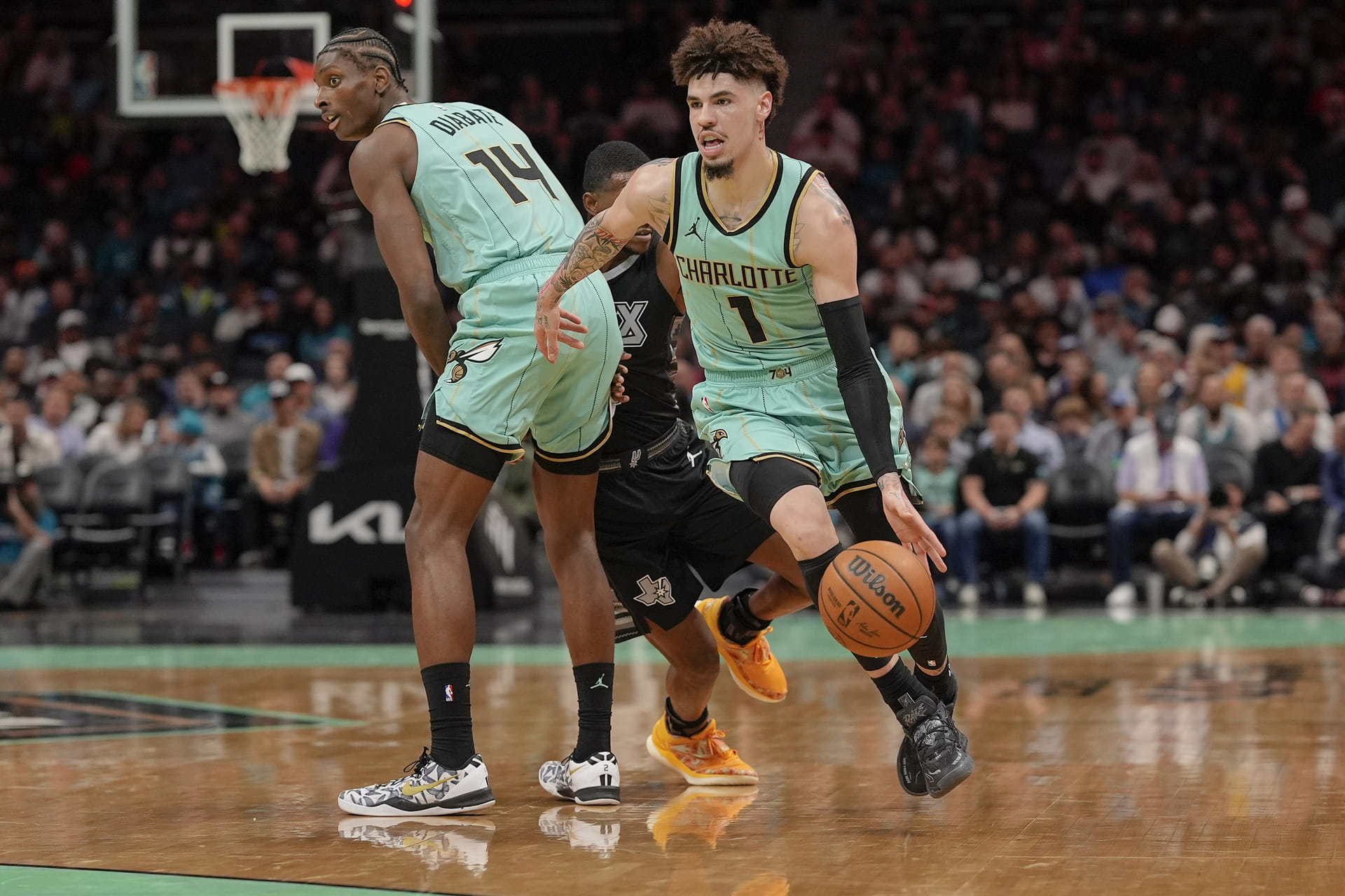 "Hell Nah, Never Will": LaMelo Ball’s Driving Reputation Gets Roasted by His Own $5,689,960 Hornets Teammate After Car Accident
