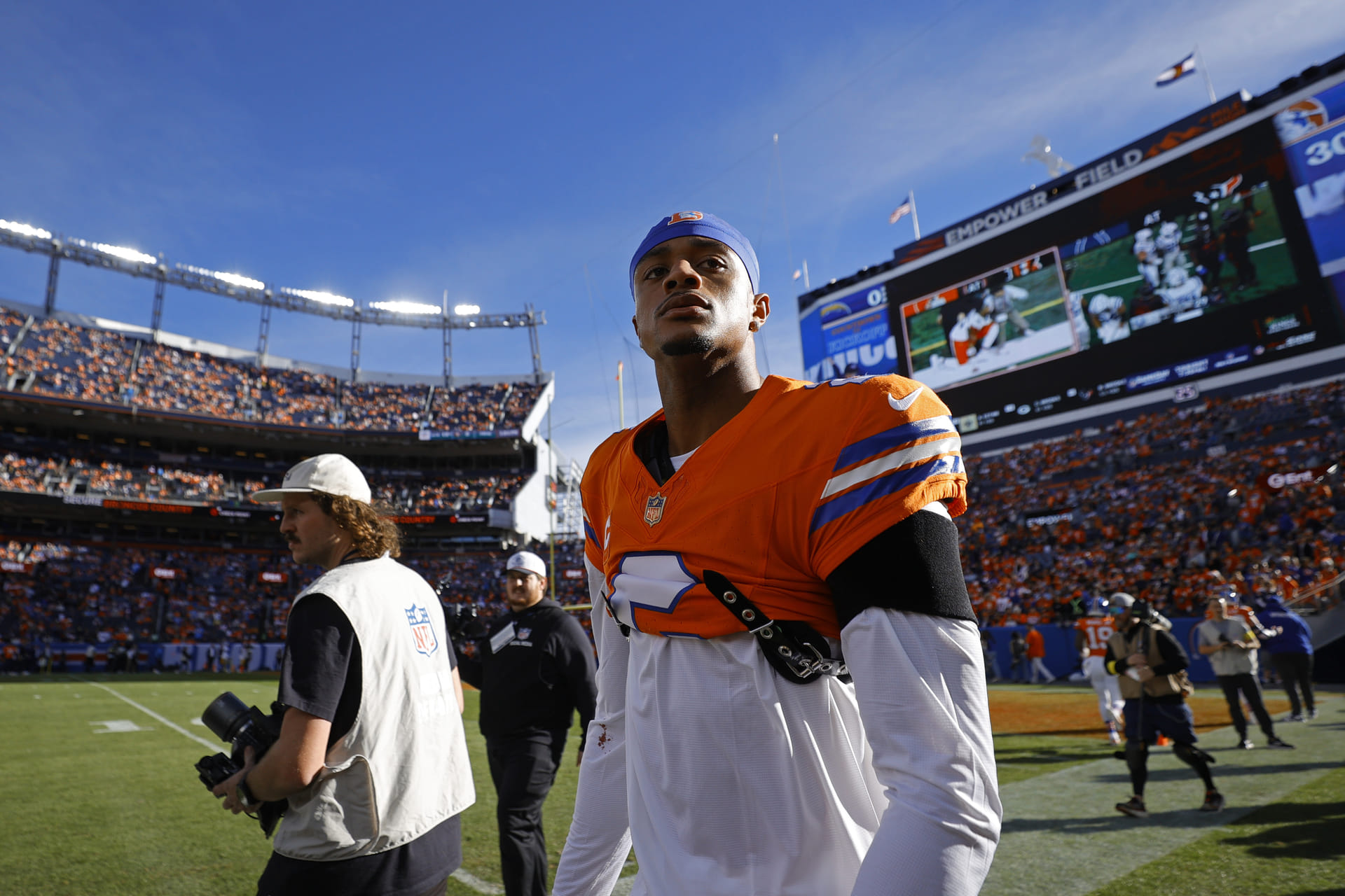 “You guys going to fight” “RING TIME”: NFL fans react as Pat Surtain drops cryptic tweet over Jaylen Waddle trade to Broncos