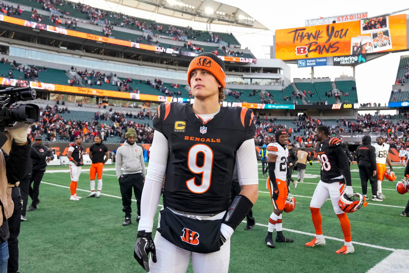 "Maxx Crosby news made him age 20 years": NFL fans react to Joe Burrow ...