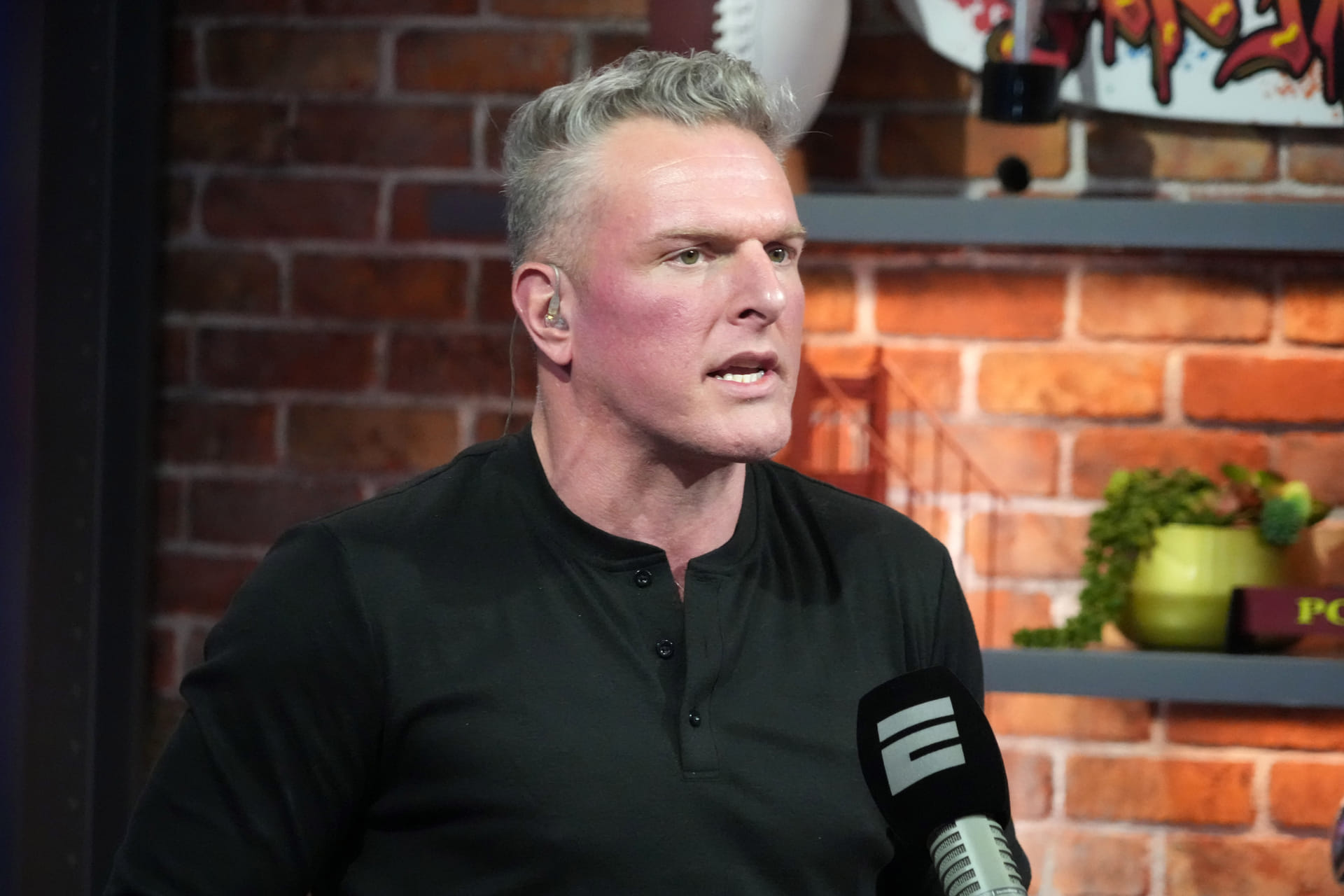 "Hate how he does stuff and then plays victim": Pat McAfee makes thoughts known on Dan Orlovsky facing backlash for discrediting Fernando Mendoza