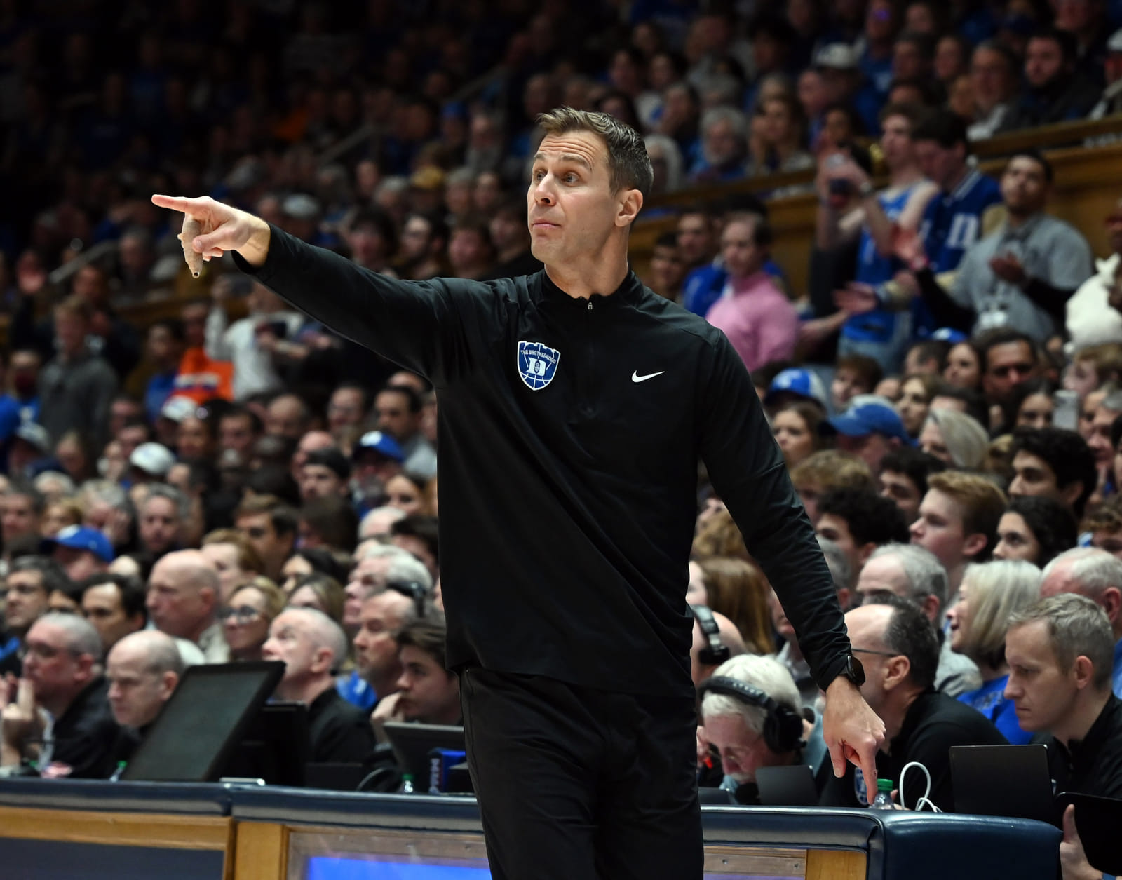 "They are insufferable": College hoops analyst doesn't hold back on Jon ...