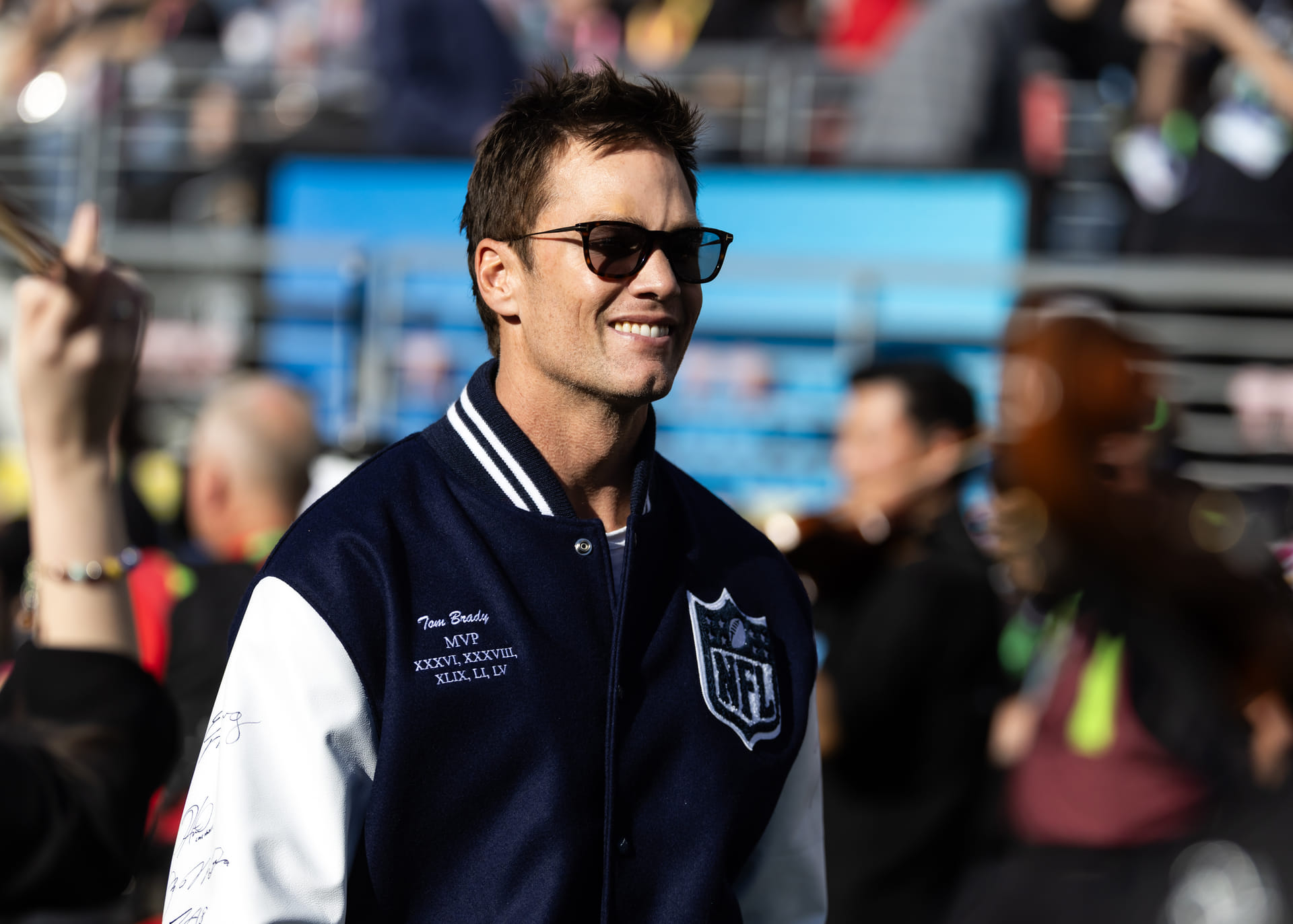 “The way he’s dressed tells me he’s taking this way too seriously”: NFL fans react as Tom Brady arrives for Fanatics Flag Football Classic game