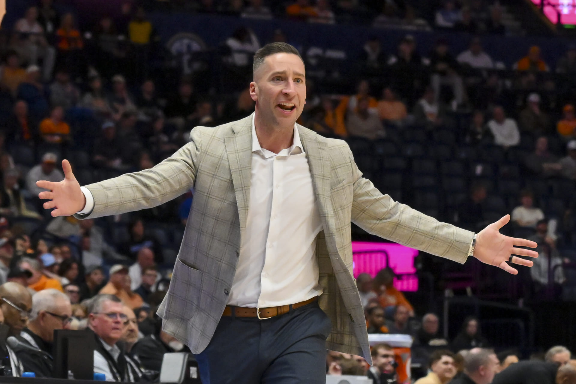 “Participation trophy for the nepo baby,” “Hang the banner”: Fans brutally rip Auburn for hyping Steven Pearl’s 18-win milestone