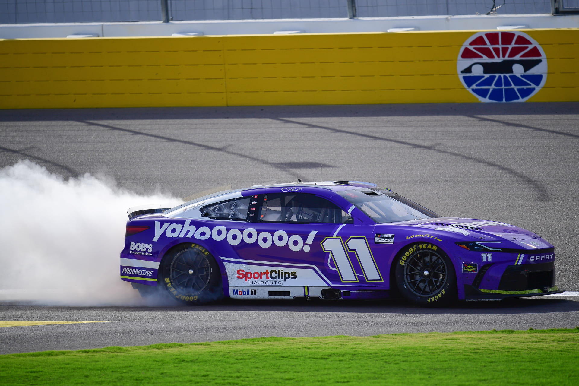 “You got to be scratching your head”: NASCAR insider sounds the alarm for Chevrolet after Denny Hamlin’s big Las Vegas win