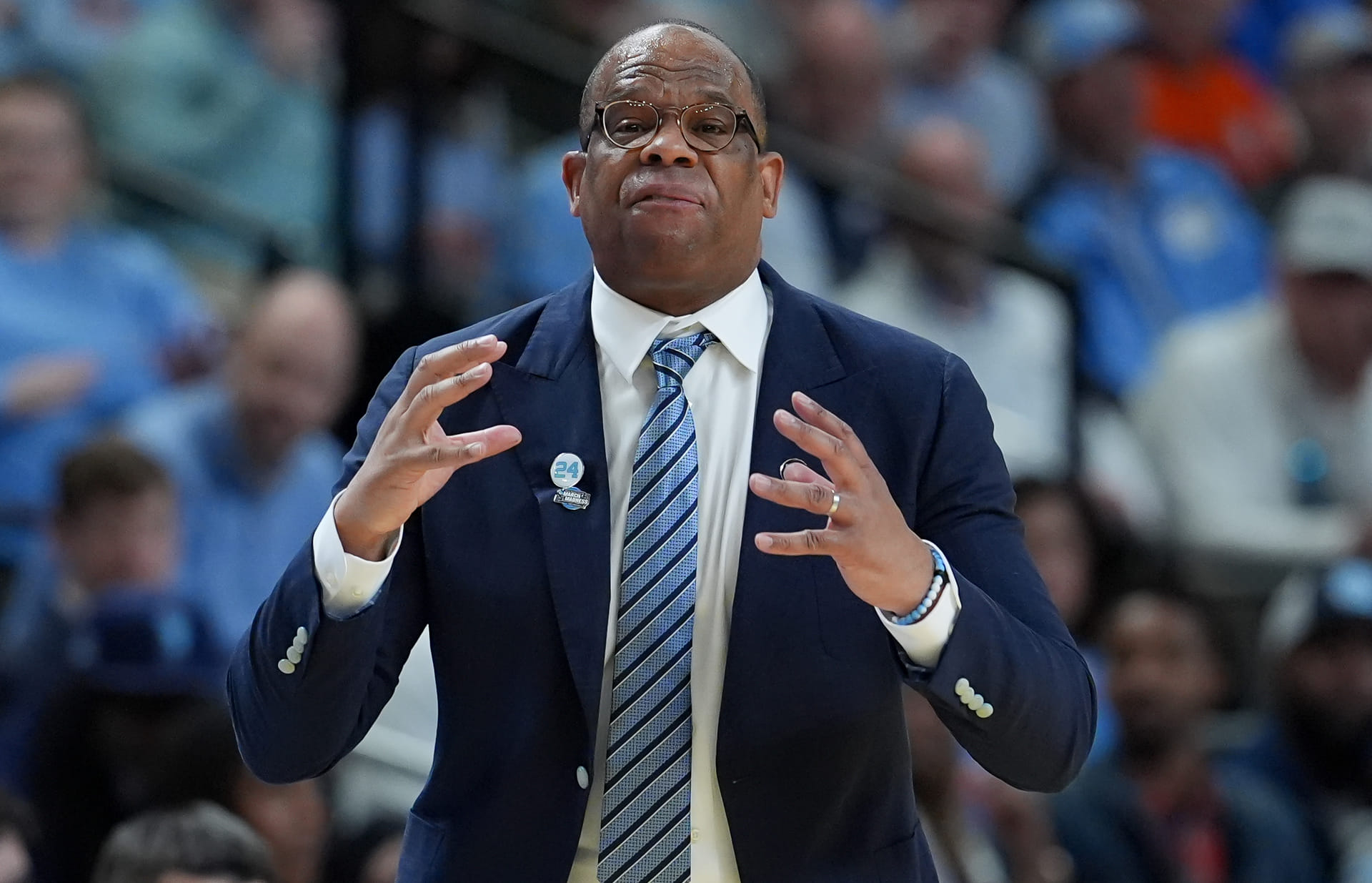 “Good man done wrong,” “This got messy”: College hoops fans react to Hubert Davis’ statement after getting fired by UNC