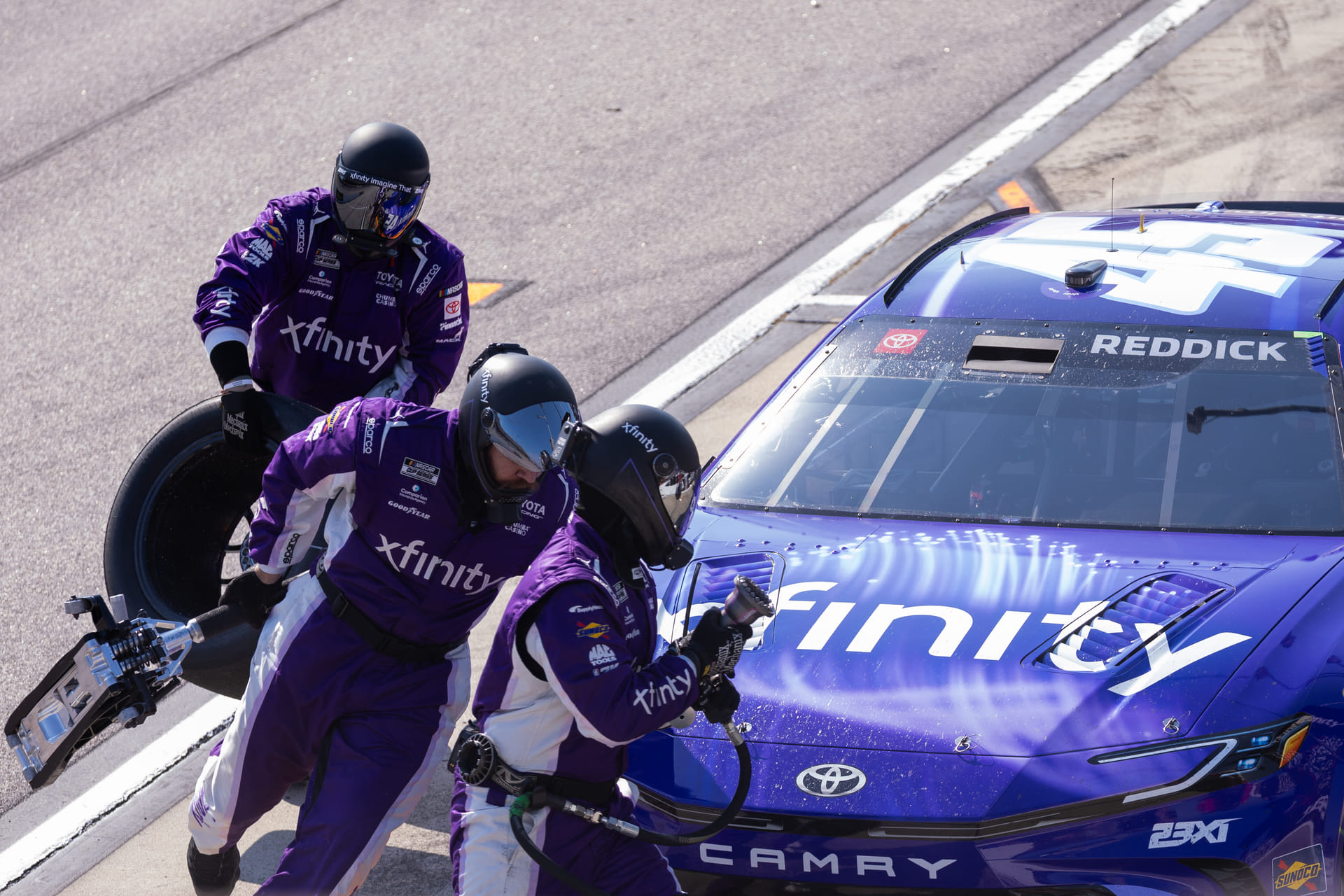 Watch: Tyler Reddick takes matters into his own hands after cool suit failure at Darlington