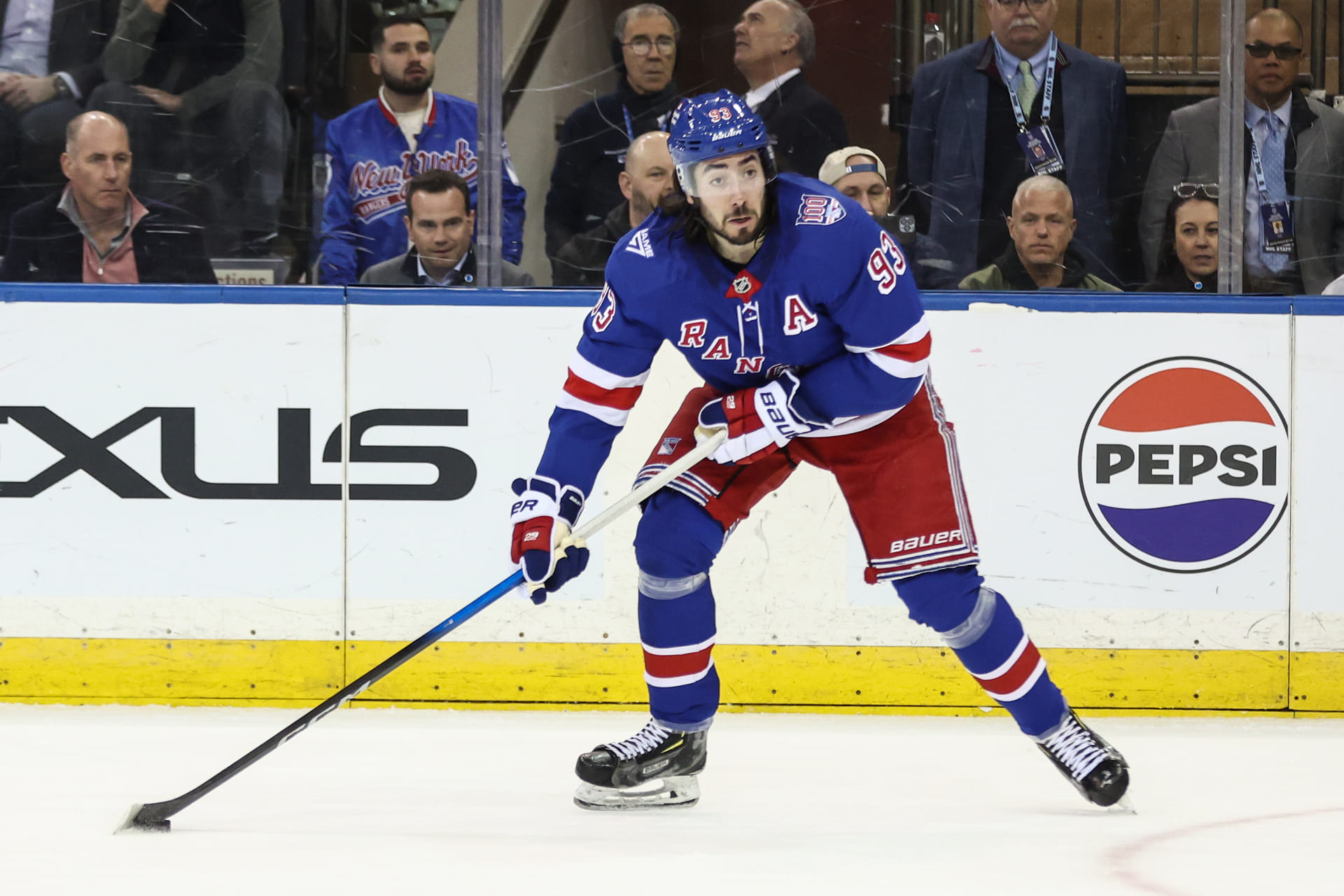 "9 shots on goal is pathetic": NY fans disgusted as Rangers tie franchise-low SOG record during Mika Zibanejad's 1000th NHL game