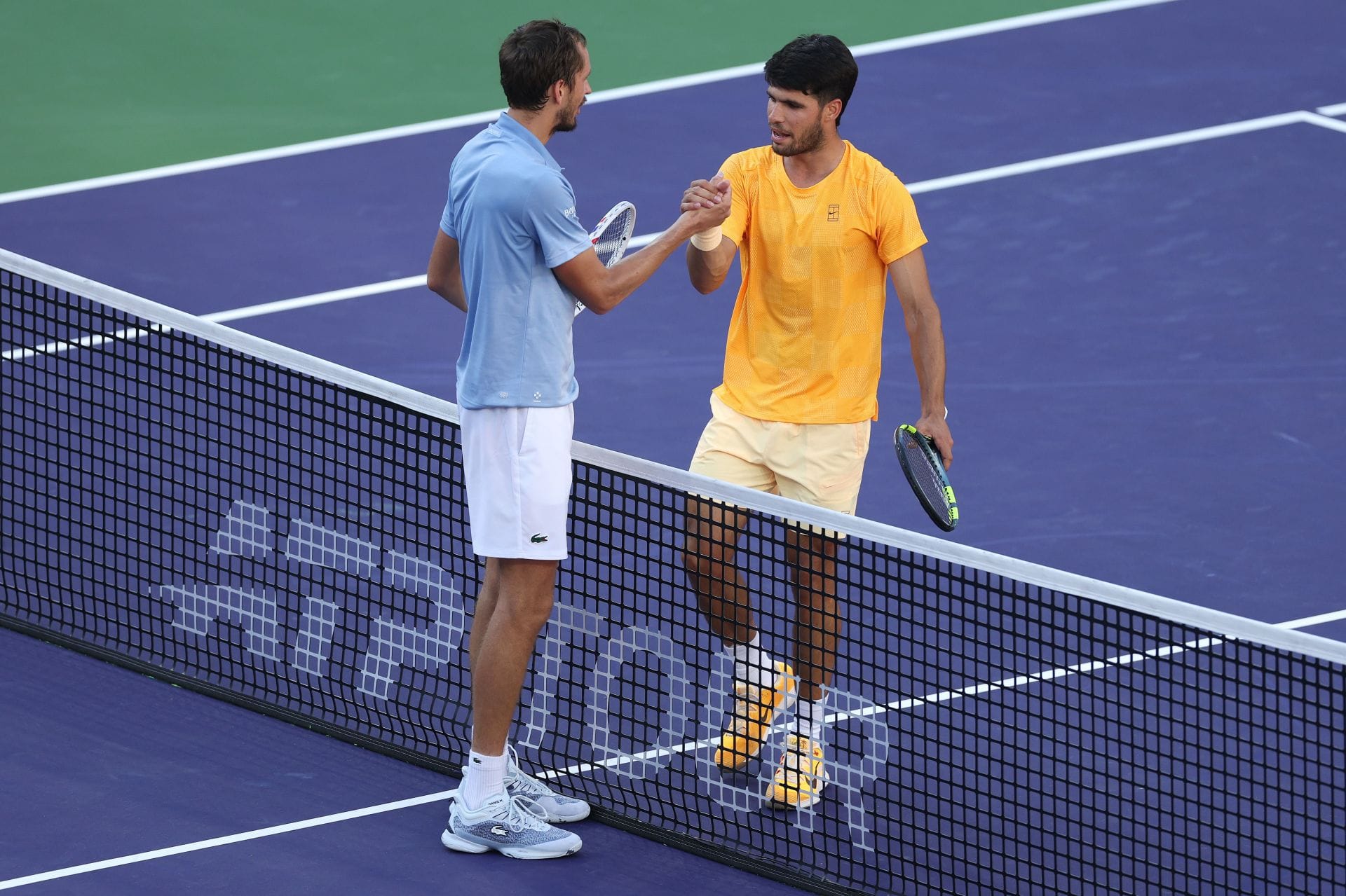 "Starting to dislike Carlos Alcaraz";"Thinks he is Roger Federer" - Fans turn on World No. 1 after comments on Daniil Medvedev after Indian Wells loss