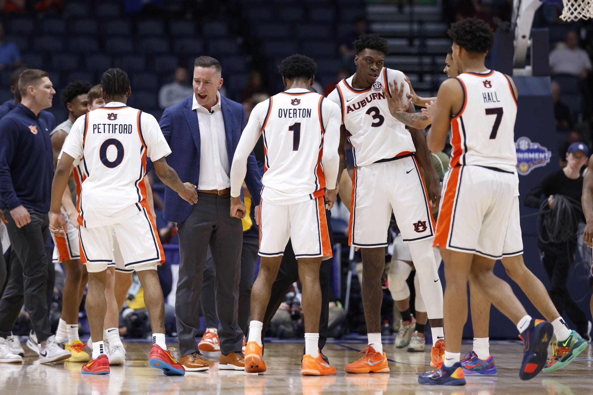 "Nepotism gone wrong," "Fluke program": College Hoops fans erupt as 16-loss Auburn gets snubbed from 2026 NCAA men's tournament