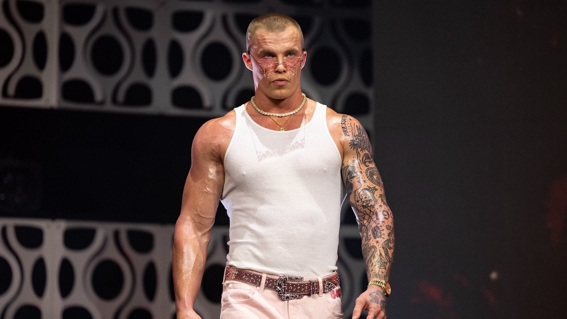 Kyle Fletcher posts sudden clip with 26-year-old female star