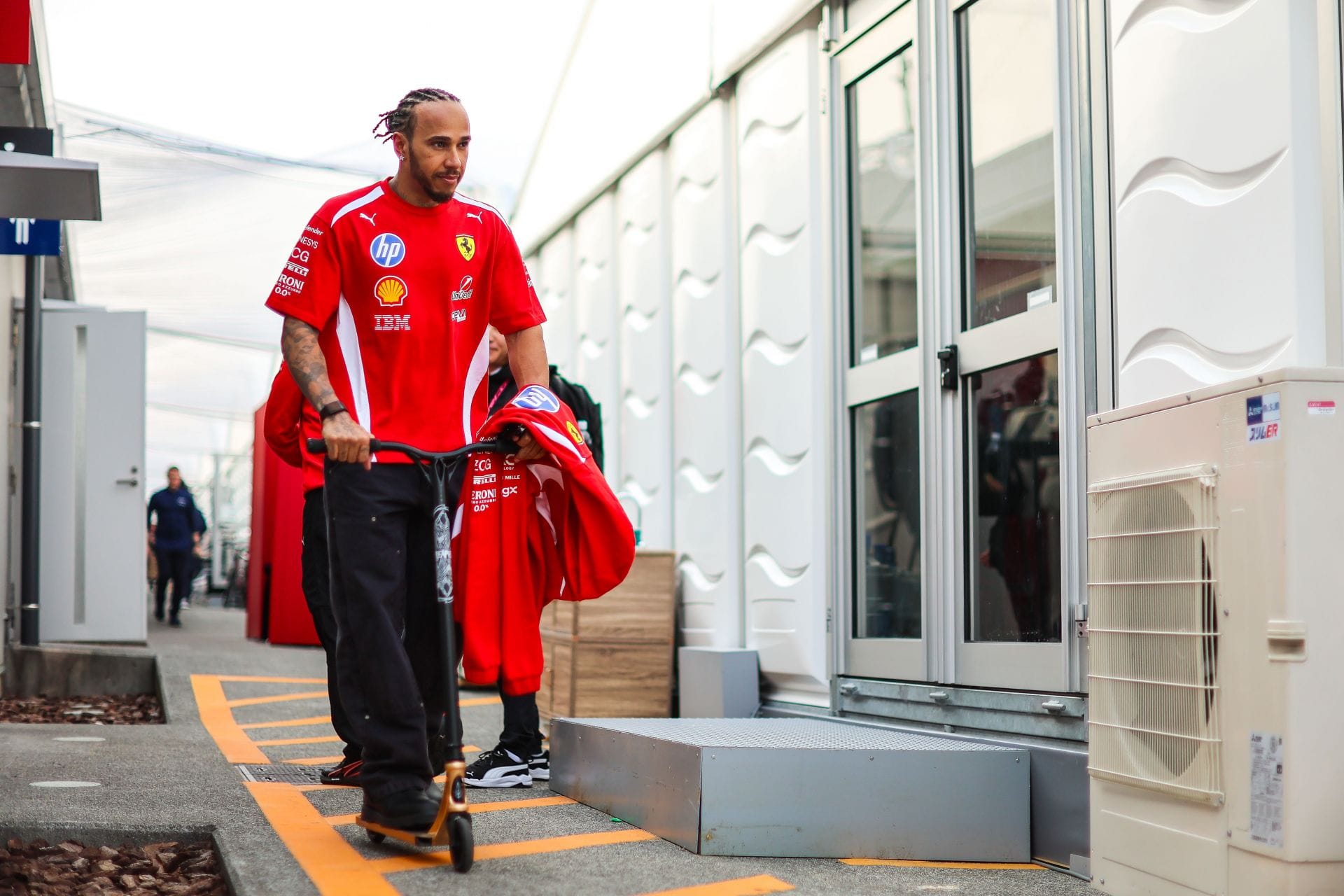 Lewis Hamilton reacts to his P6 finish in the 2026 F1 Japanese GP