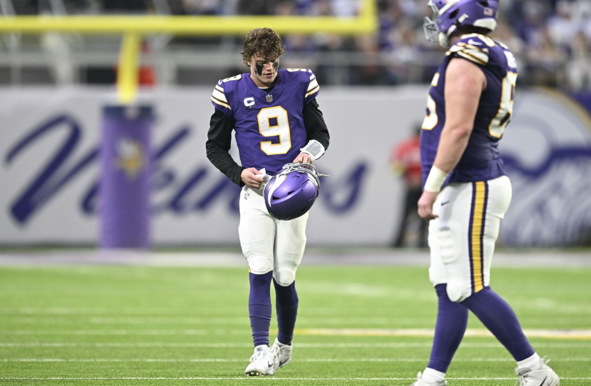 “Window feels much smaller”: Ex-NFL QB envisions Vikings replacing J.J. McCarthy with 28-TD college QB