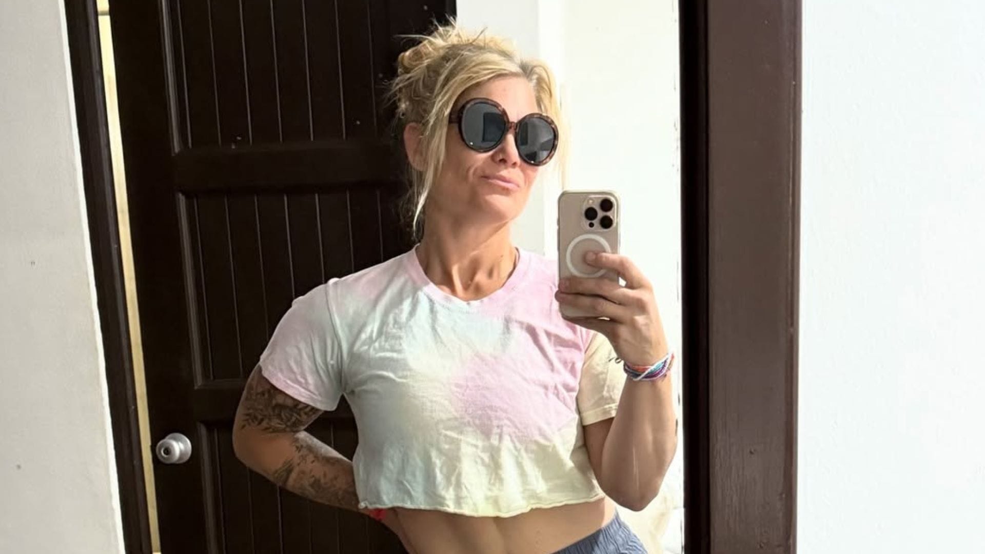 WWE legend Beth Phoenix shows off new look; completely unrecognizable