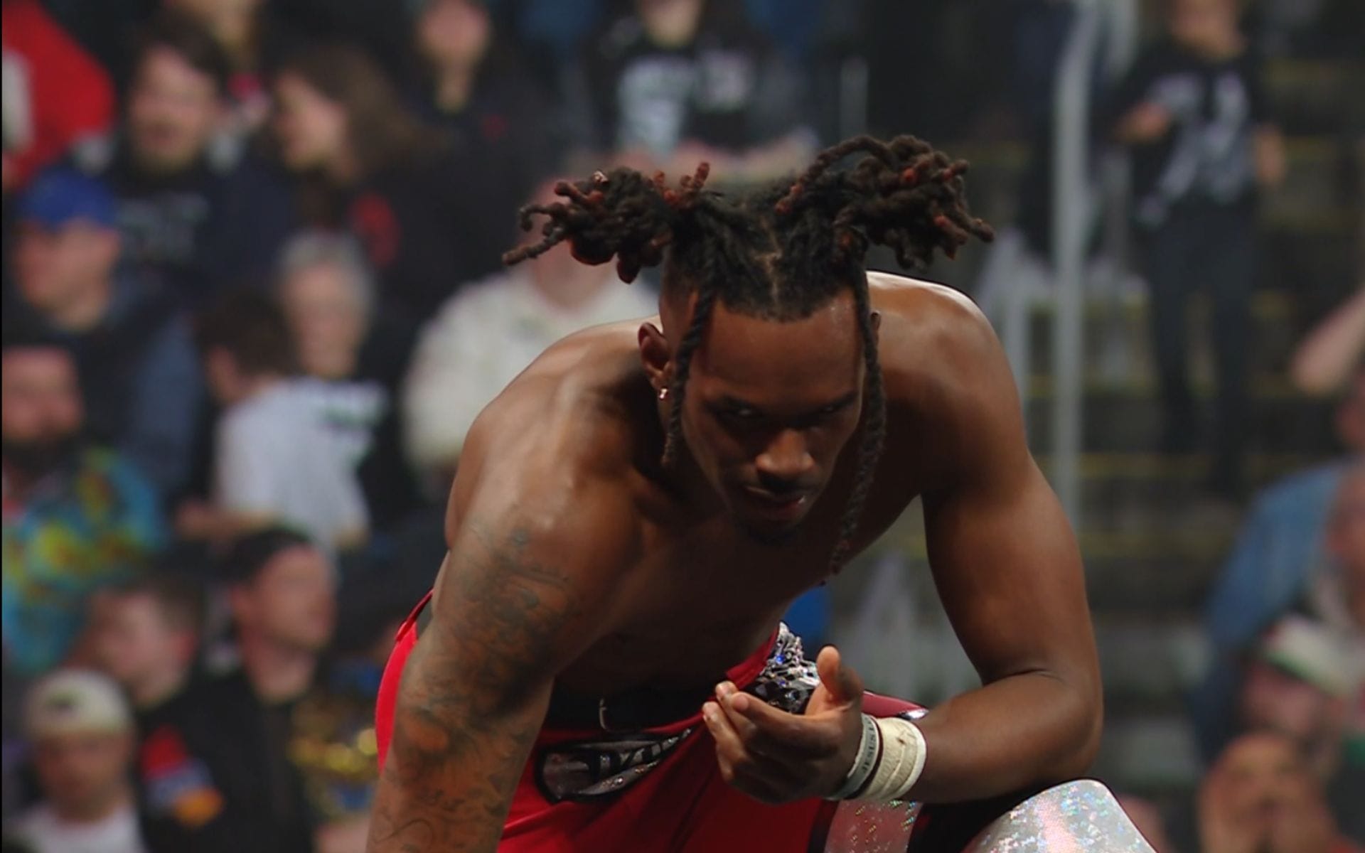 Huge parternship break-up teased on WWE RAW as Je'Von Evans picks up a maginficent win