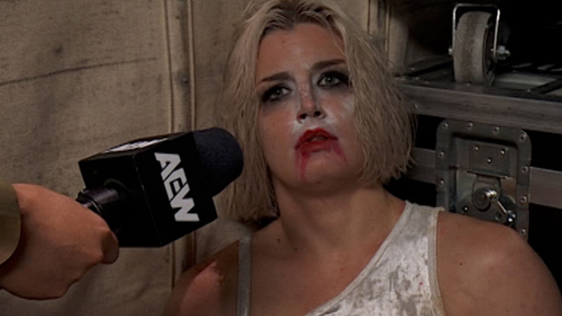 "RIP b***h" - Current AEW World Champion mocks Toni Storm's undisclosed injury that will keep her out of action for a long time