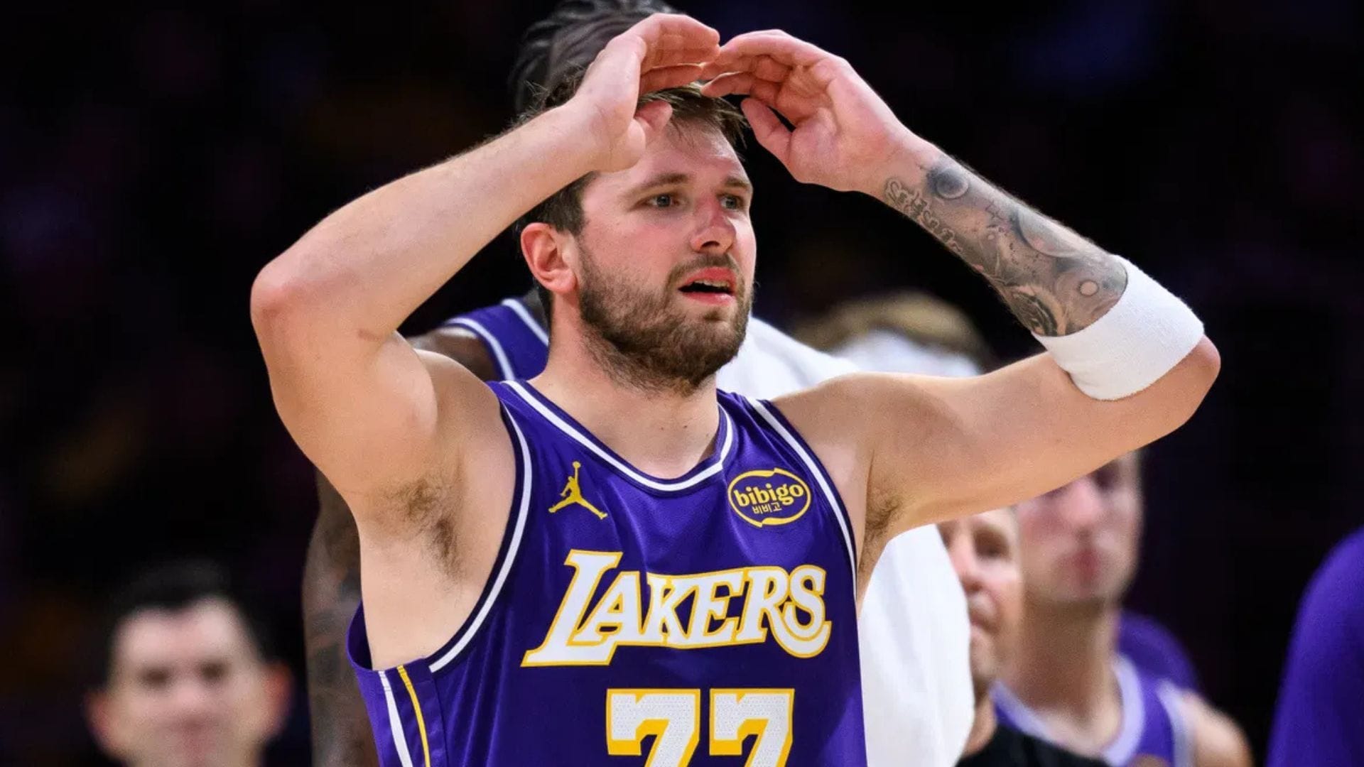 "Dressing Luka like a Build-A-Bear": Lakers fans love the vibes after Luka Doncic forced into $48M teammate's outfit in heartfelt locker room moment