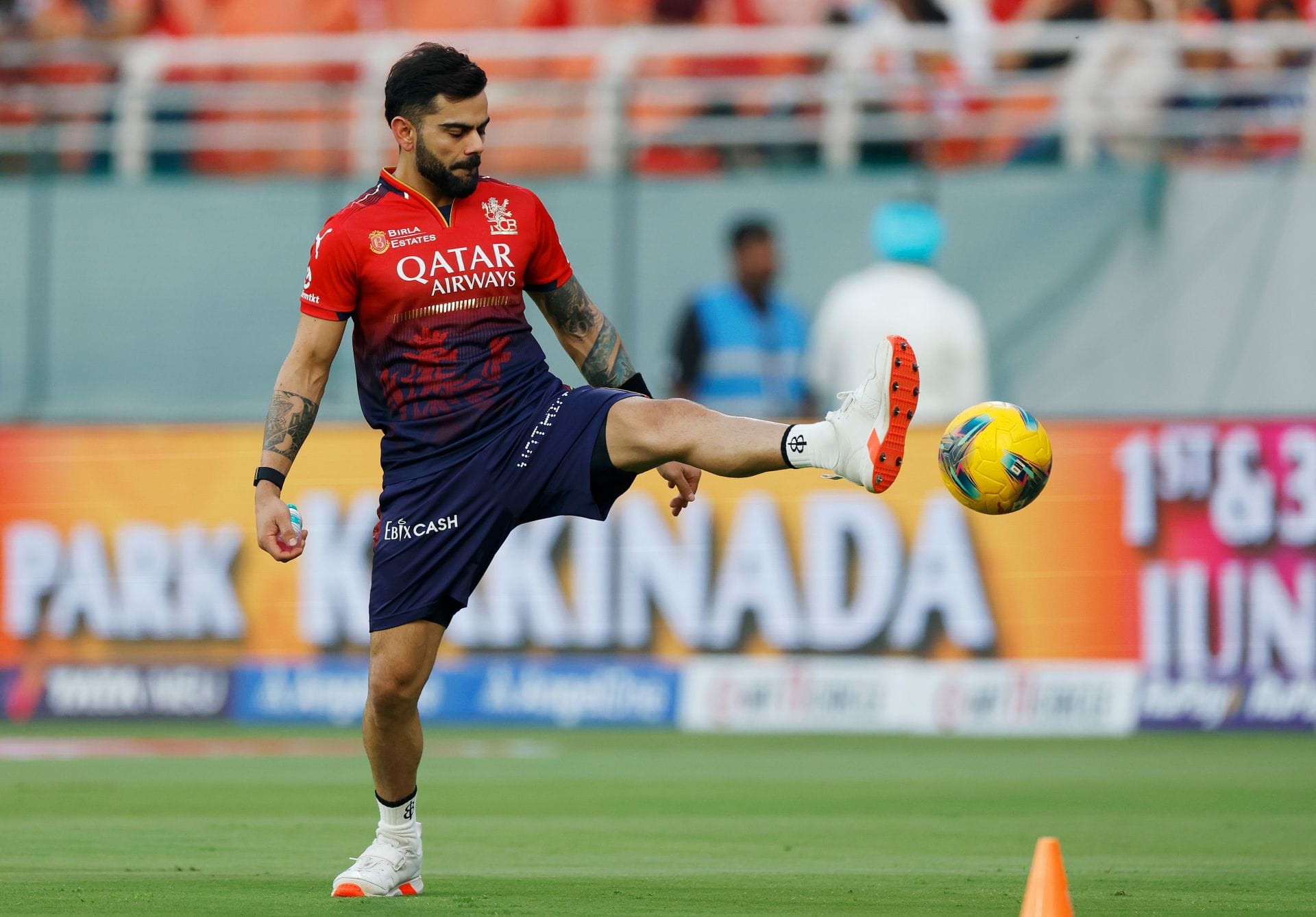 Virat Kohli hilariously reacts to outrageous social media rumor regarding him ahead of IPL 2026 [In Picture]