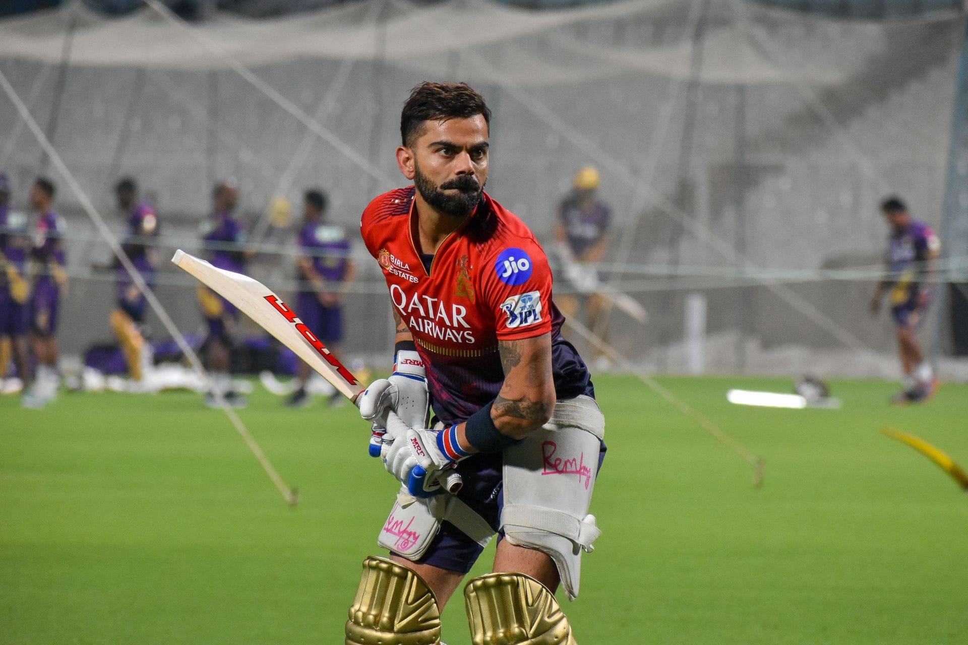 Virat Kohli smashes big hits in the RCB nets ahead of IPL 2026 [Watch]