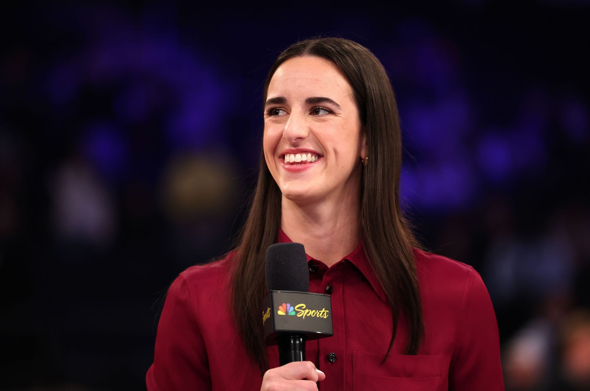 "Caitlin smoking the Boozer pack" - WNBA Fans Stunned Over Caitlin Clark’s Live Reaction to UConn vs Duke Chaos While Covering Thunder-Knicks for NBC