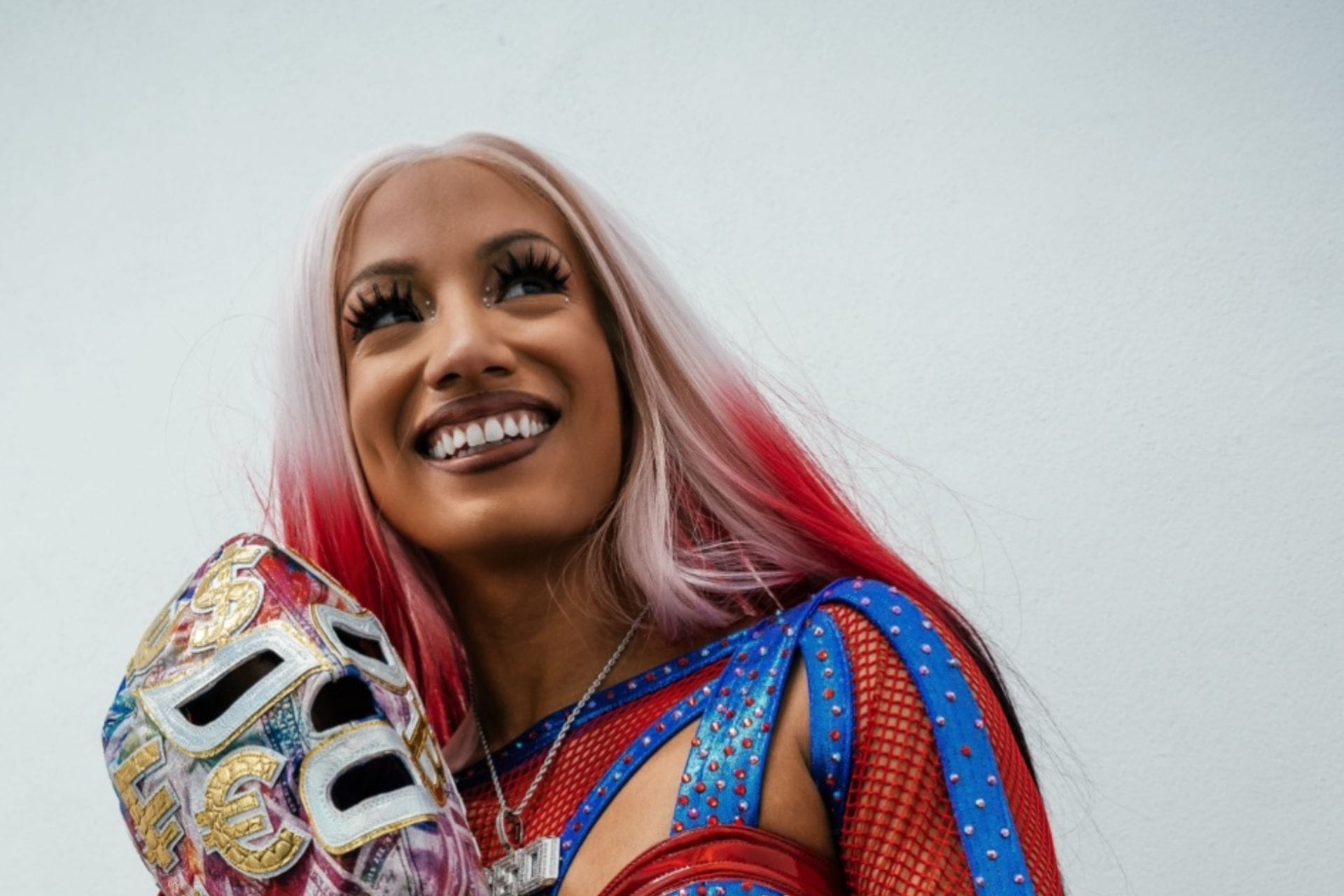 Recently signed AEW star heaps major praise on Mercedes Mone