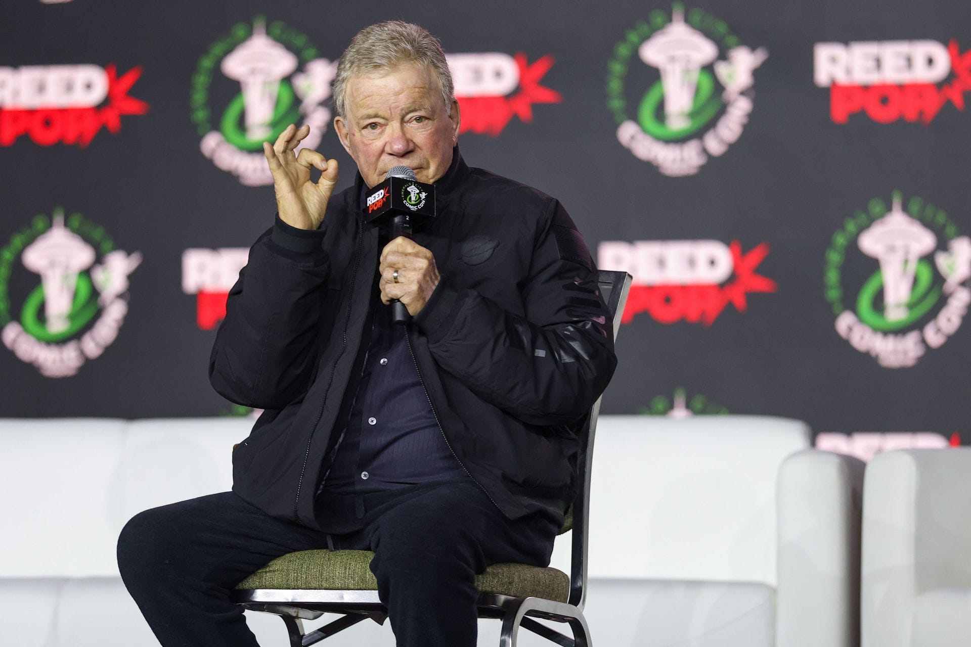 "It’s a mental hospital over there": Internet reacts after William Shatner calls Facebook a "group for suspended users"