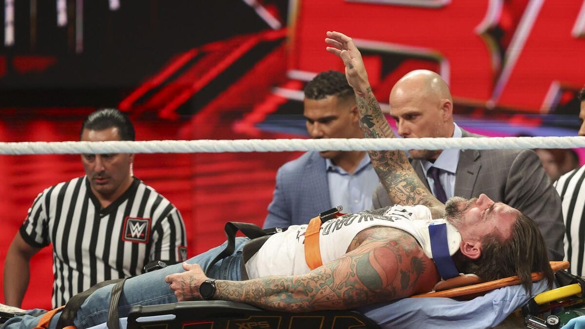 4 Potential Endings to WWE RAW This Week