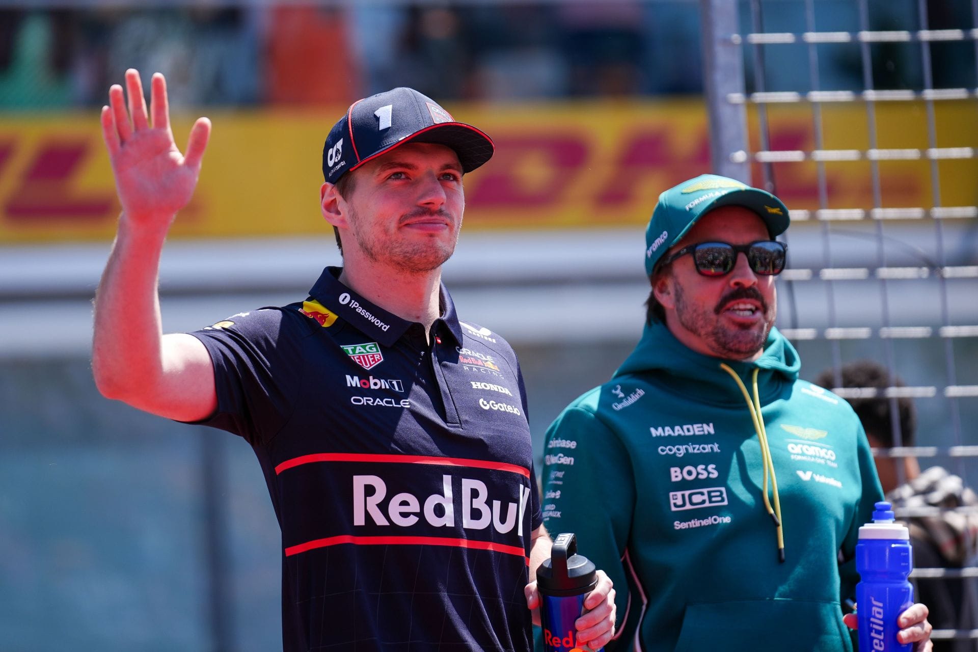 "Like father like son": Fans react as Max Verstappen recreates Fernando Alonso's sarcastic wave through from the F1 Chinese GP