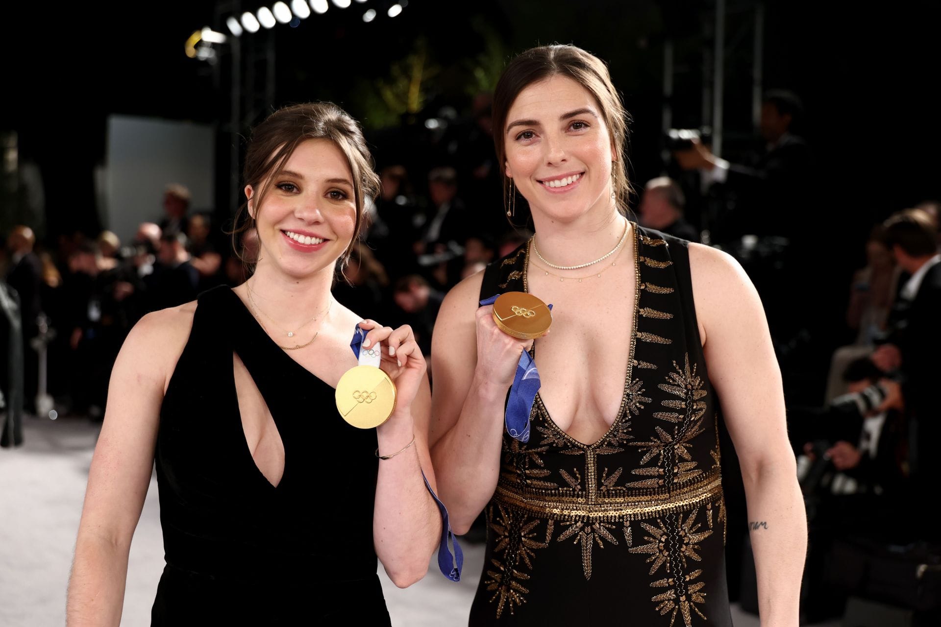 PWHL stars Hannah Bilka & Hilary Knight walk the red carpet at 2026 Oscars (In Photos)